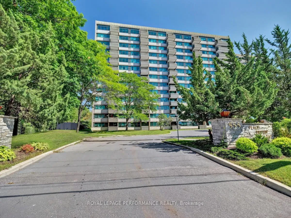 Photo 3 of Unit 303, 555 Brittany Drive, Ottawa, Viscount Alexander Park — HOMEH