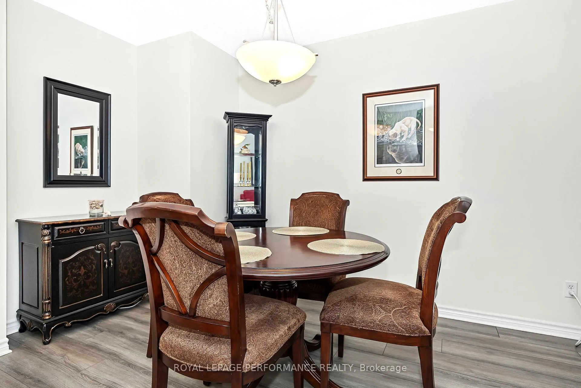 Photo 7 of Unit 303, 555 Brittany Drive, Ottawa, Viscount Alexander Park — HOMEH