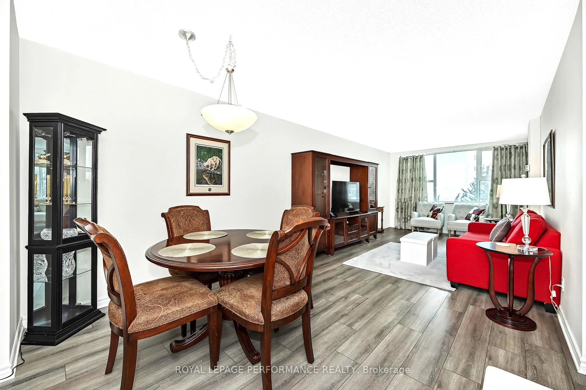 Photo 8 of Unit 303, 555 Brittany Drive, Ottawa, Viscount Alexander Park — HOMEH