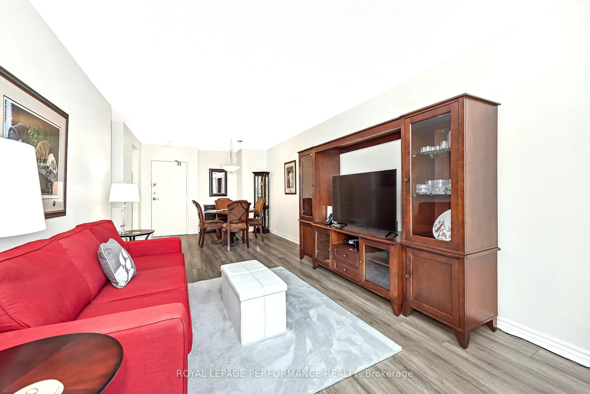 Photo 11 of Unit 303, 555 Brittany Drive, Ottawa, Viscount Alexander Park — HOMEH