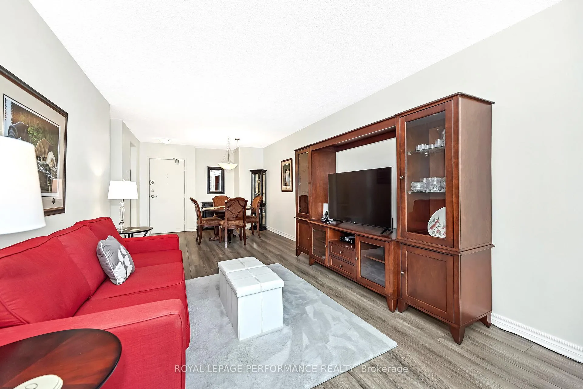 Photo 13 of Unit 303, 555 Brittany Drive, Ottawa, Viscount Alexander Park — HOMEH