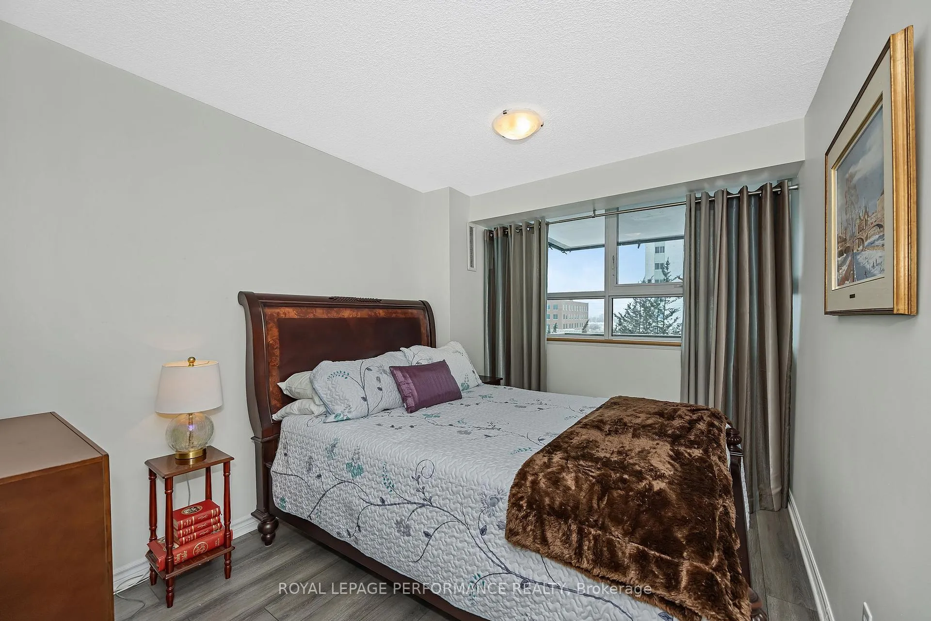 Photo 18 of Unit 303, 555 Brittany Drive, Ottawa, Viscount Alexander Park — HOMEH