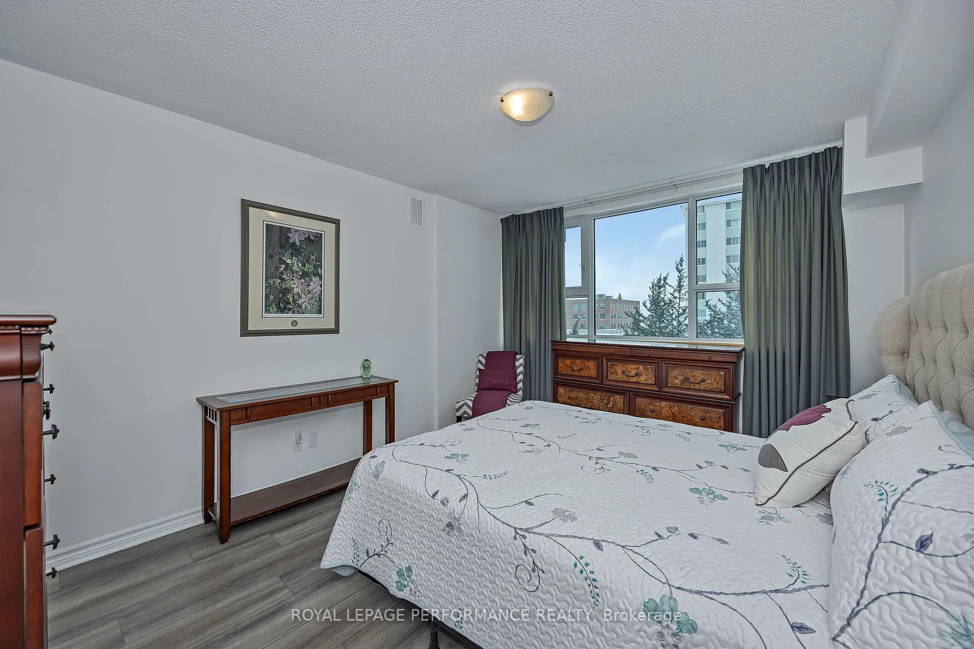 Photo 20 of Unit 303, 555 Brittany Drive, Ottawa, Viscount Alexander Park — HOMEH