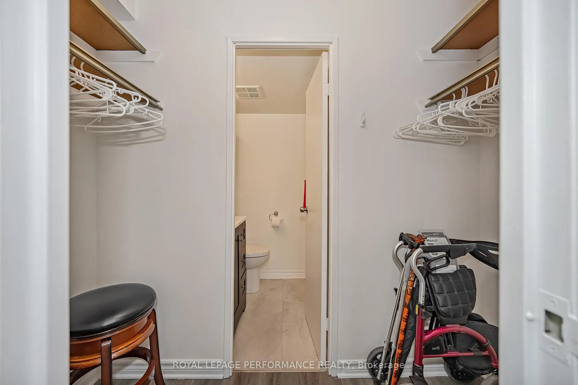 Photo 21 of Unit 303, 555 Brittany Drive, Ottawa, Viscount Alexander Park — HOMEH