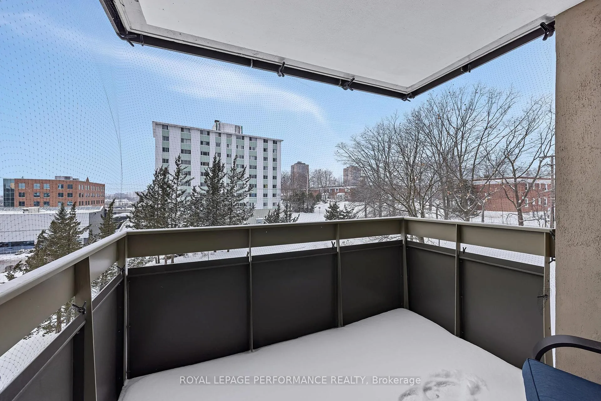 Photo 24 of Unit 303, 555 Brittany Drive, Ottawa, Viscount Alexander Park — HOMEH