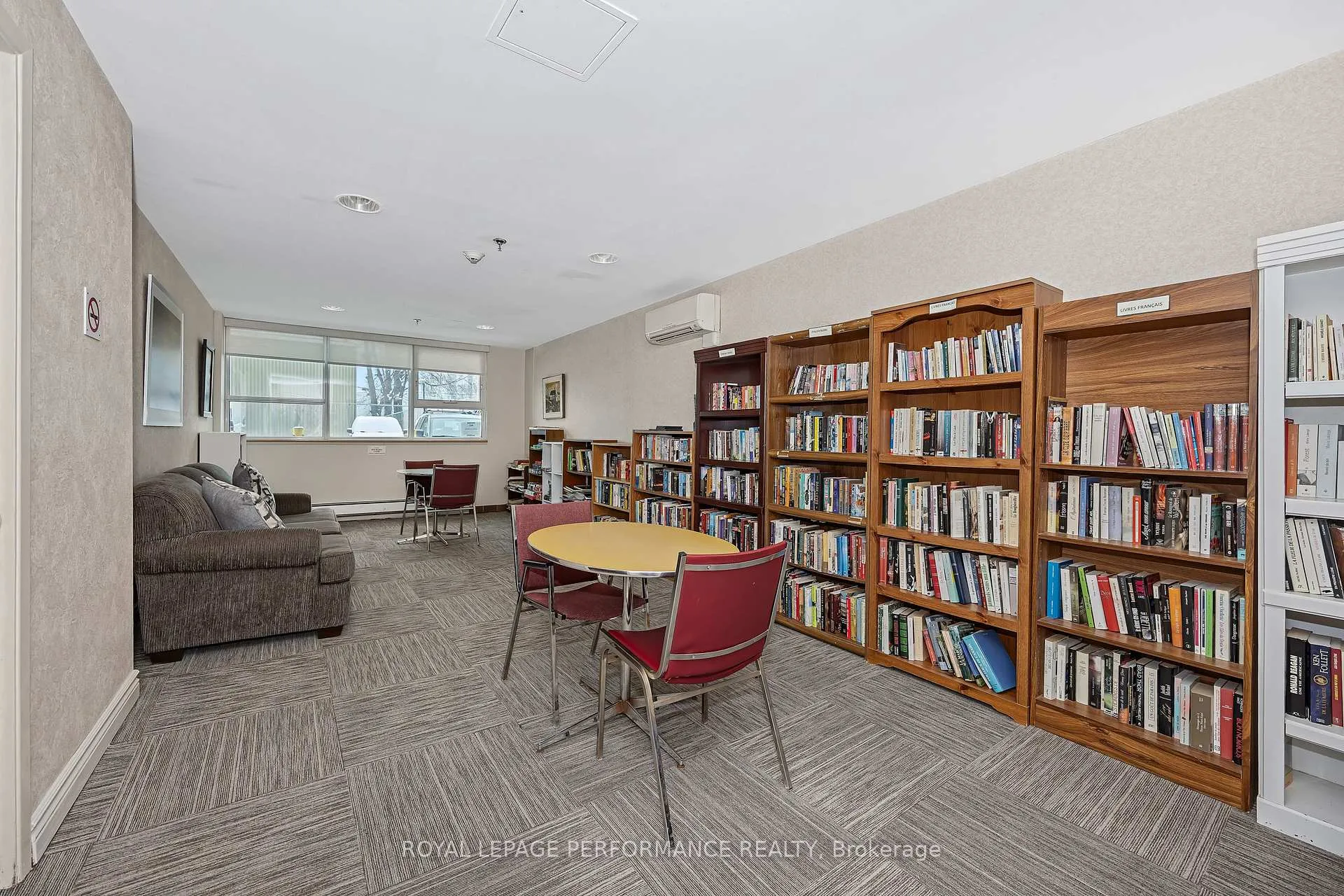 Photo 30 of Unit 303, 555 Brittany Drive, Ottawa, Viscount Alexander Park — HOMEH