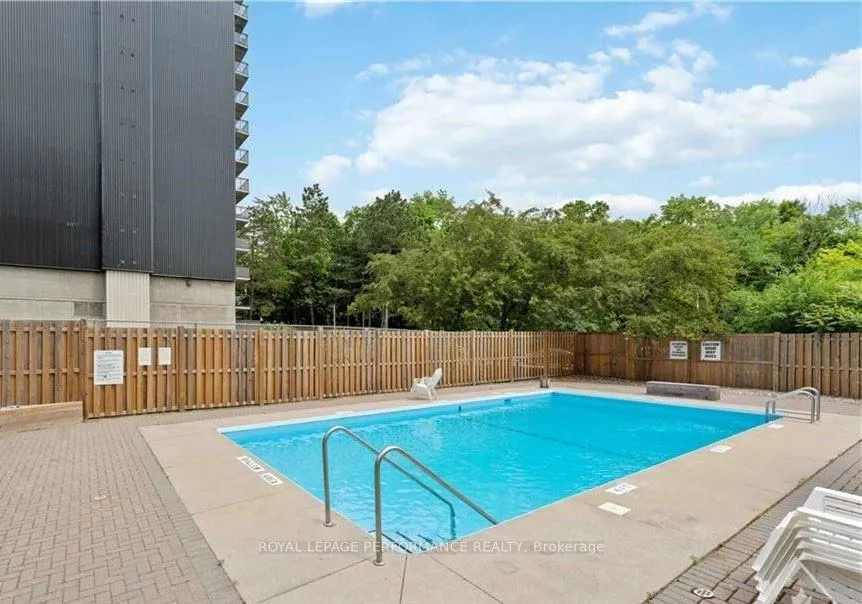 Photo 34 of Unit 303, 555 Brittany Drive, Ottawa, Viscount Alexander Park — HOMEH