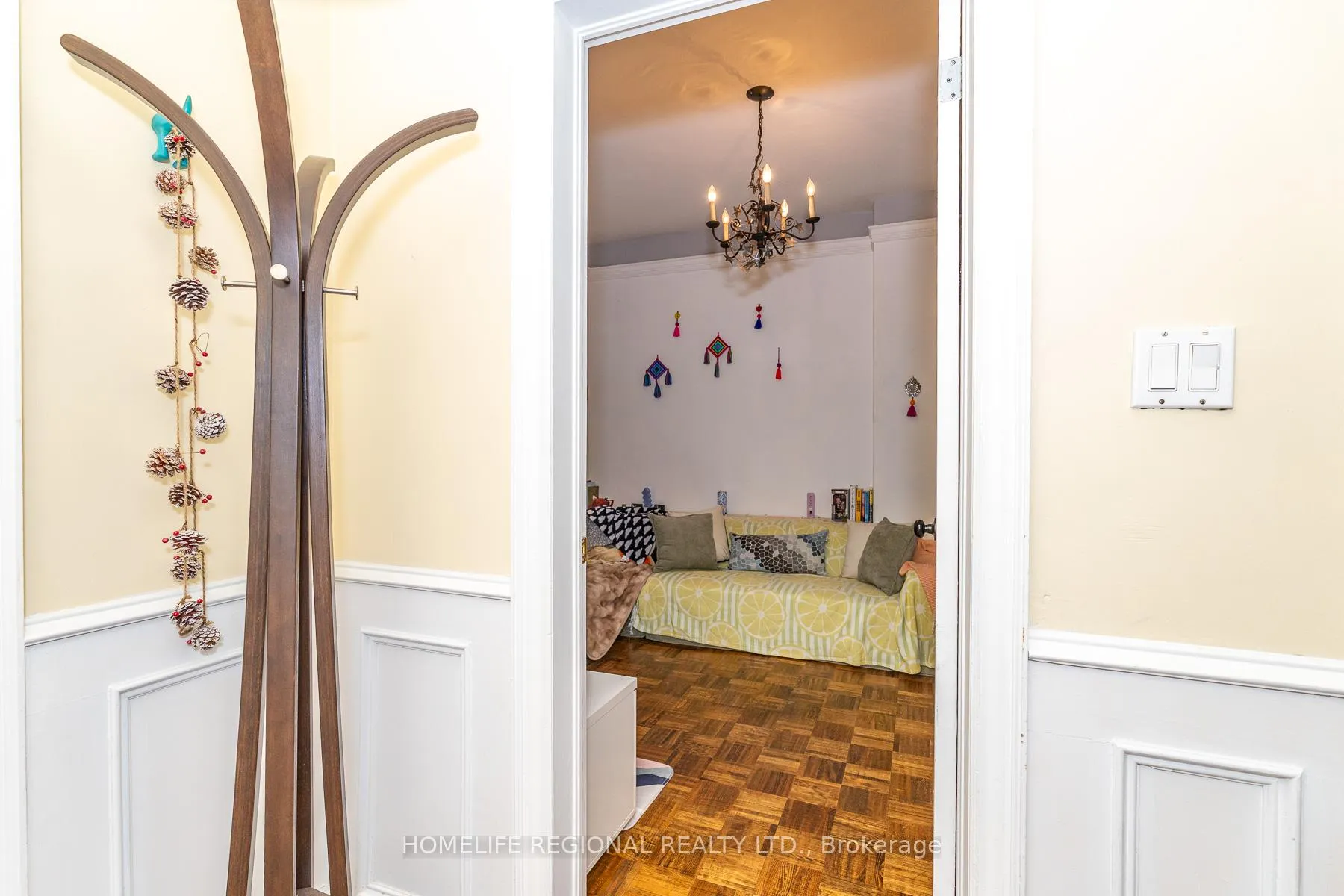 Photo 5 of 122 Emerson Avenue, Toronto, Dovercourt-Wallace Emerson-Junction — HOMEH