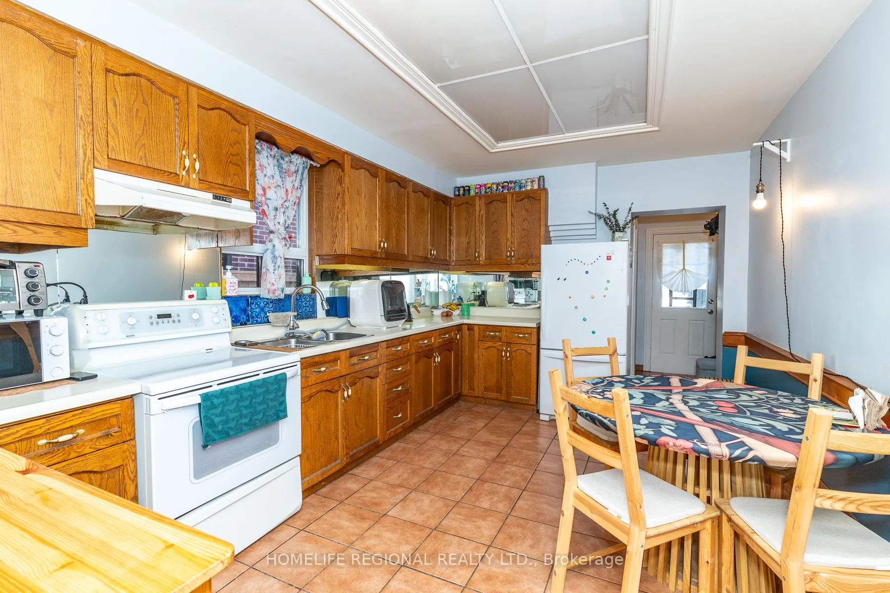 Photo 9 of 122 Emerson Avenue, Toronto, Dovercourt-Wallace Emerson-Junction — HOMEH