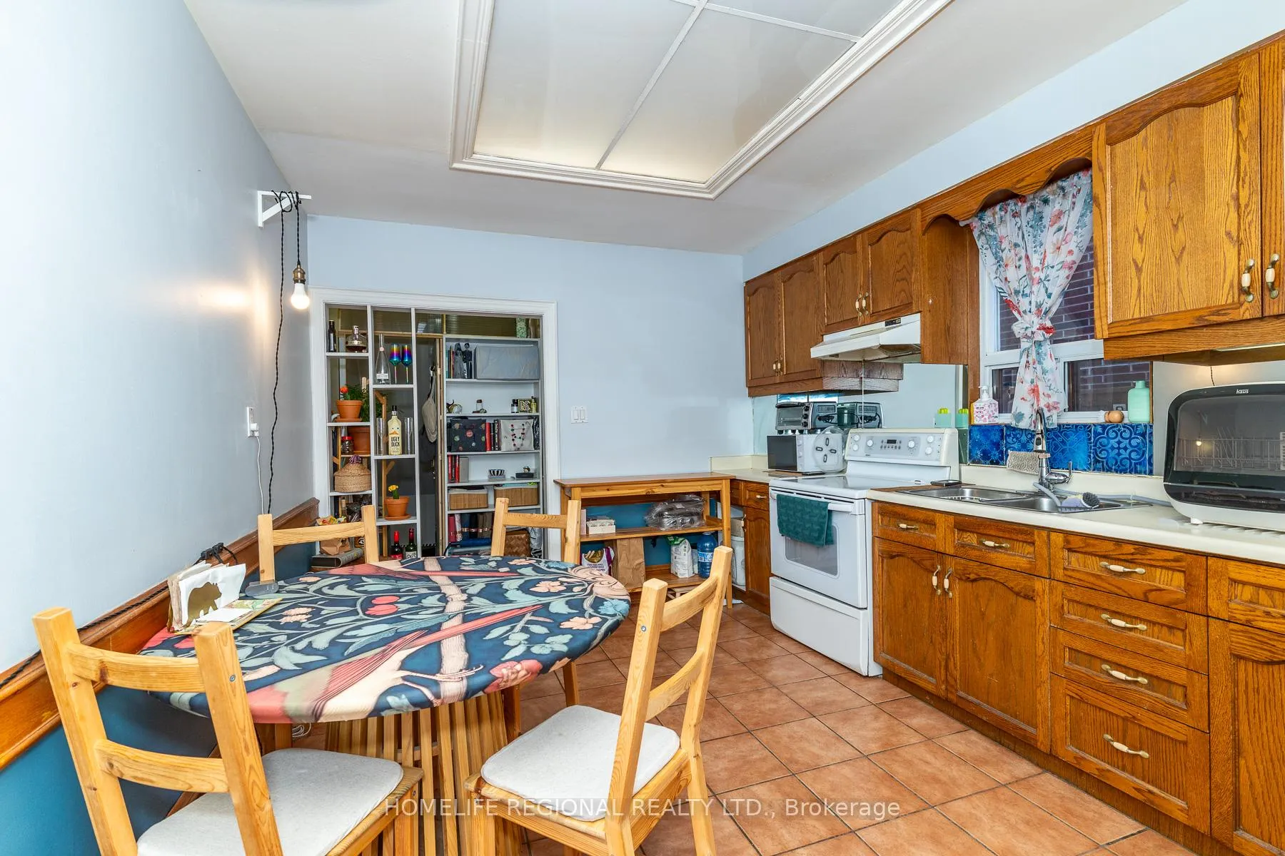 Photo 10 of 122 Emerson Avenue, Toronto, Dovercourt-Wallace Emerson-Junction — HOMEH