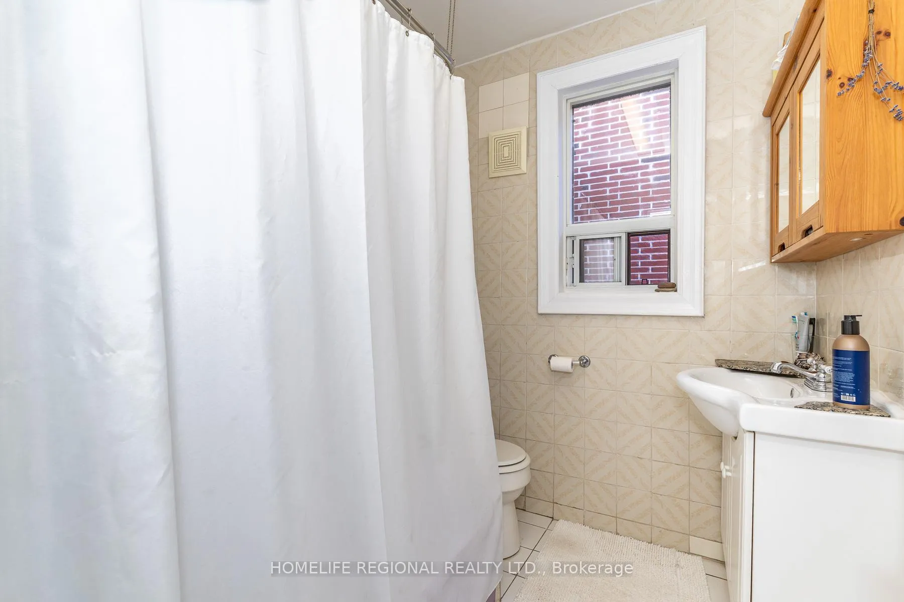 Photo 22 of 122 Emerson Avenue, Toronto, Dovercourt-Wallace Emerson-Junction — HOMEH