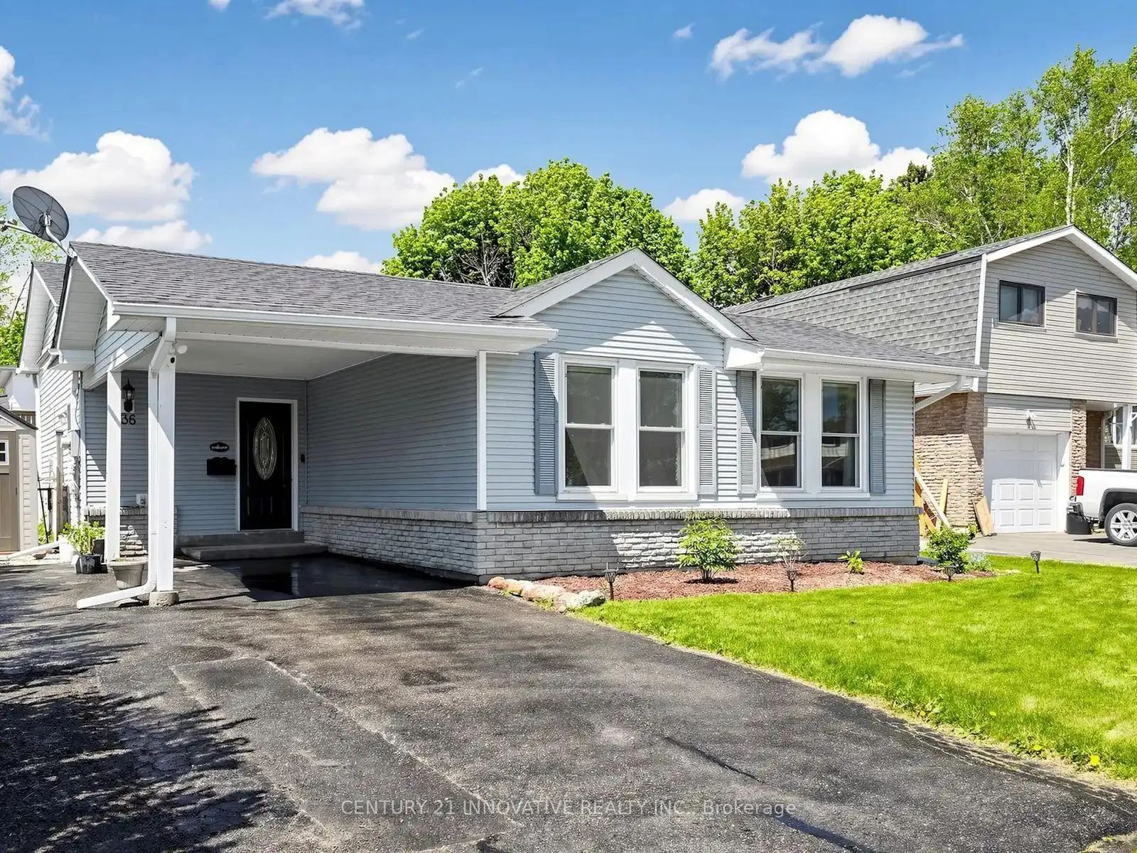 Photo 2 of 36 Deerpark Crescent, Clarington, Bowmanville — HOMEH