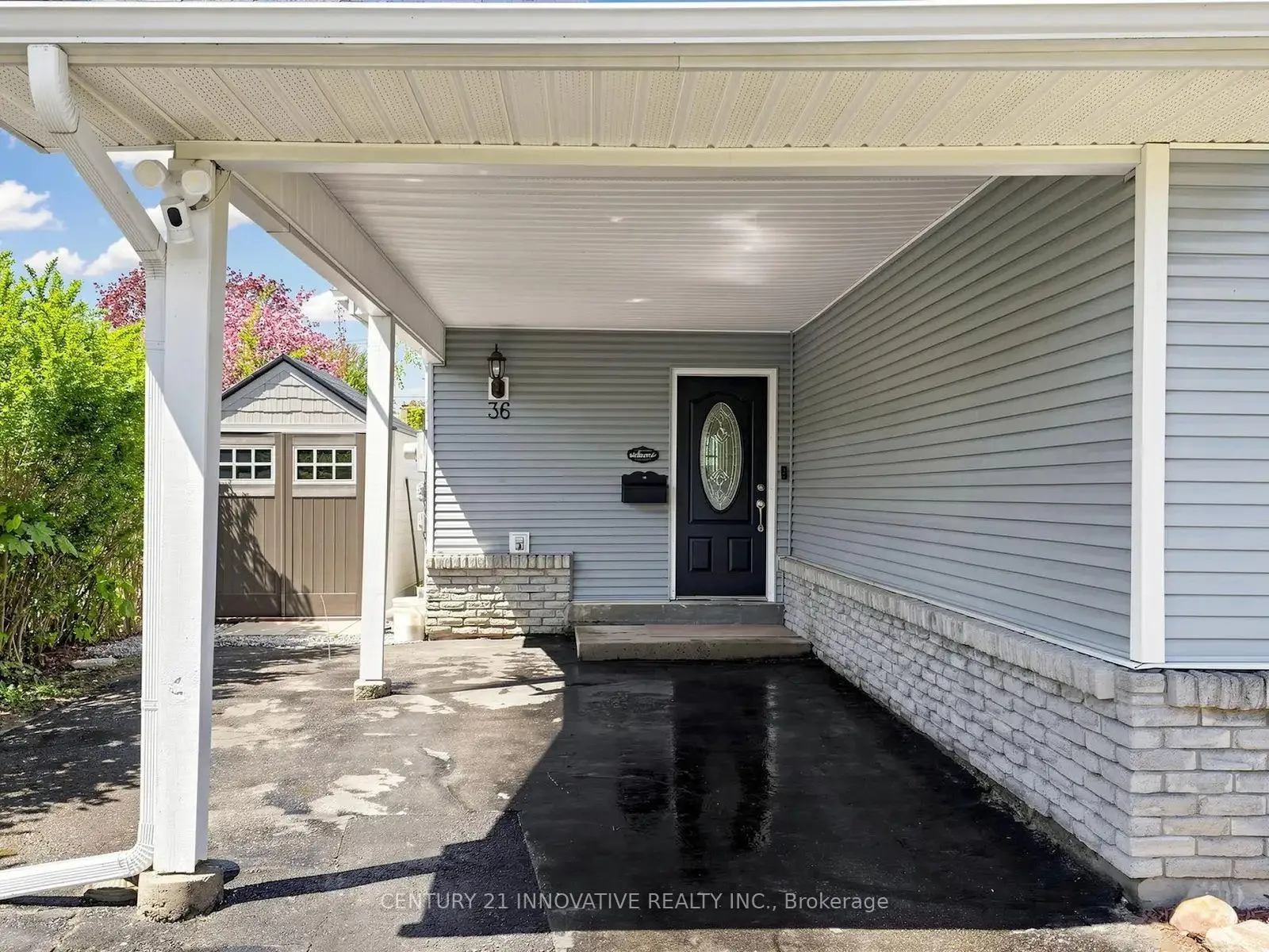 Photo 4 of 36 Deerpark Crescent, Clarington, Bowmanville — HOMEH