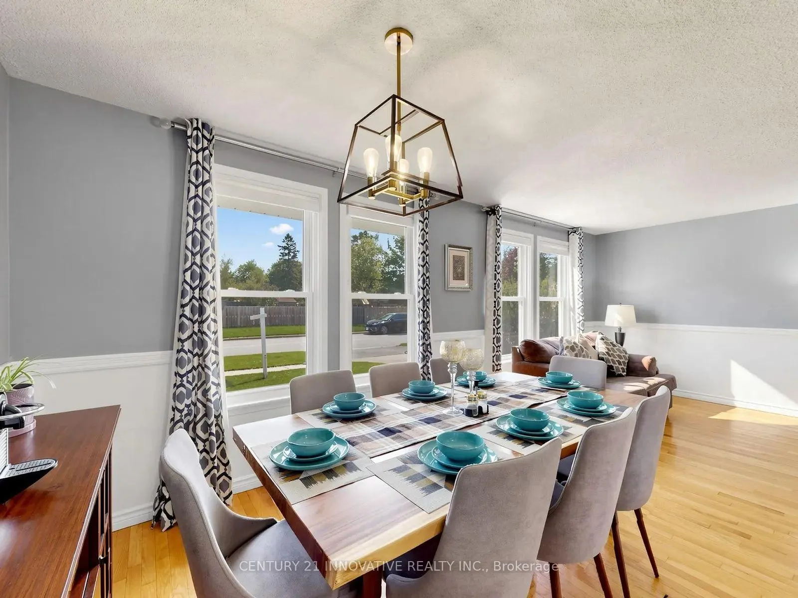 Photo 9 of 36 Deerpark Crescent, Clarington, Bowmanville — HOMEH