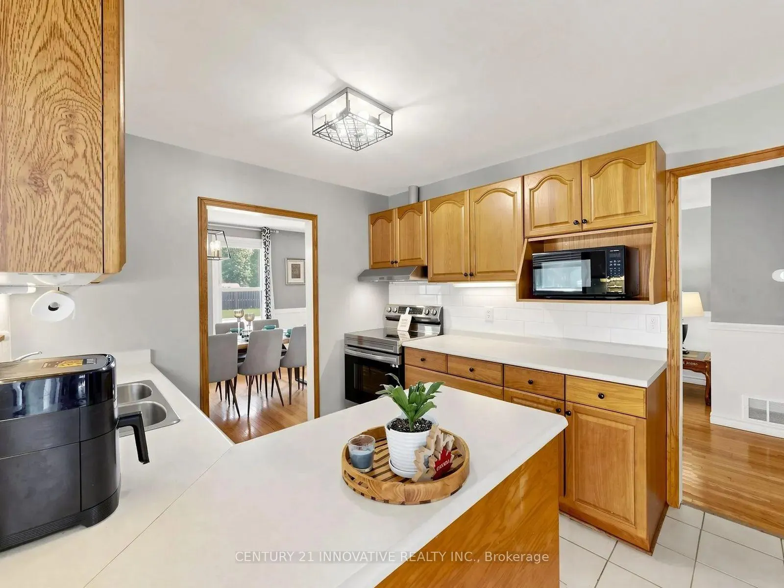 Photo 13 of 36 Deerpark Crescent, Clarington, Bowmanville — HOMEH
