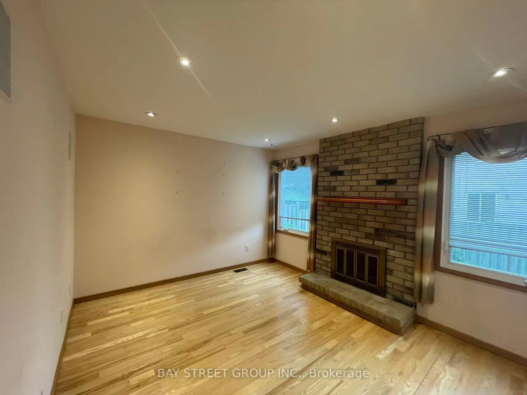 Photo 2 of 36 Ventris Drive, Ajax, Central West — HOMEH