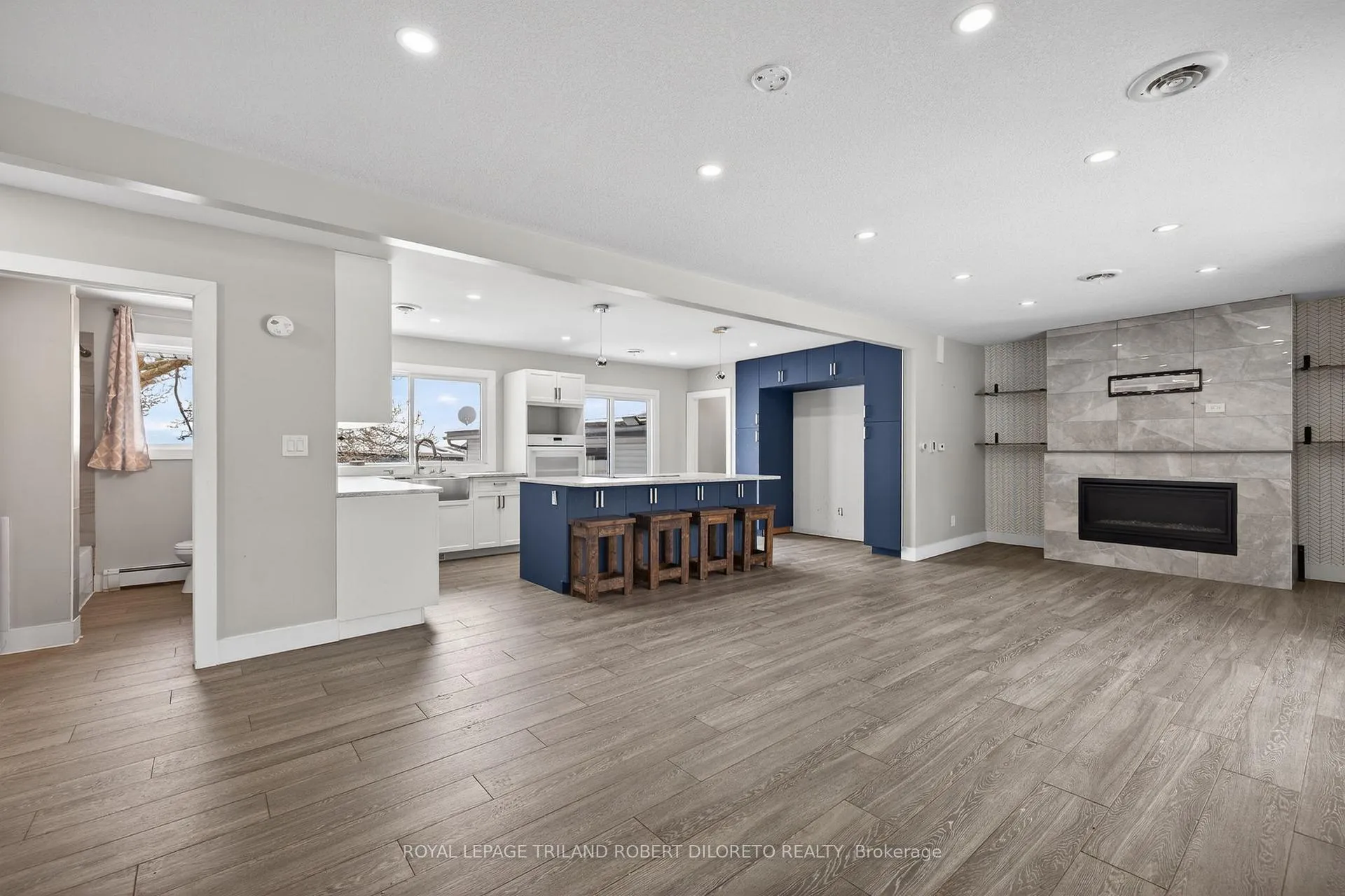 Photo 4 of 9755 Longwoods Road, Middlesex Centre, Rural Middlesex Centre — HOMEH