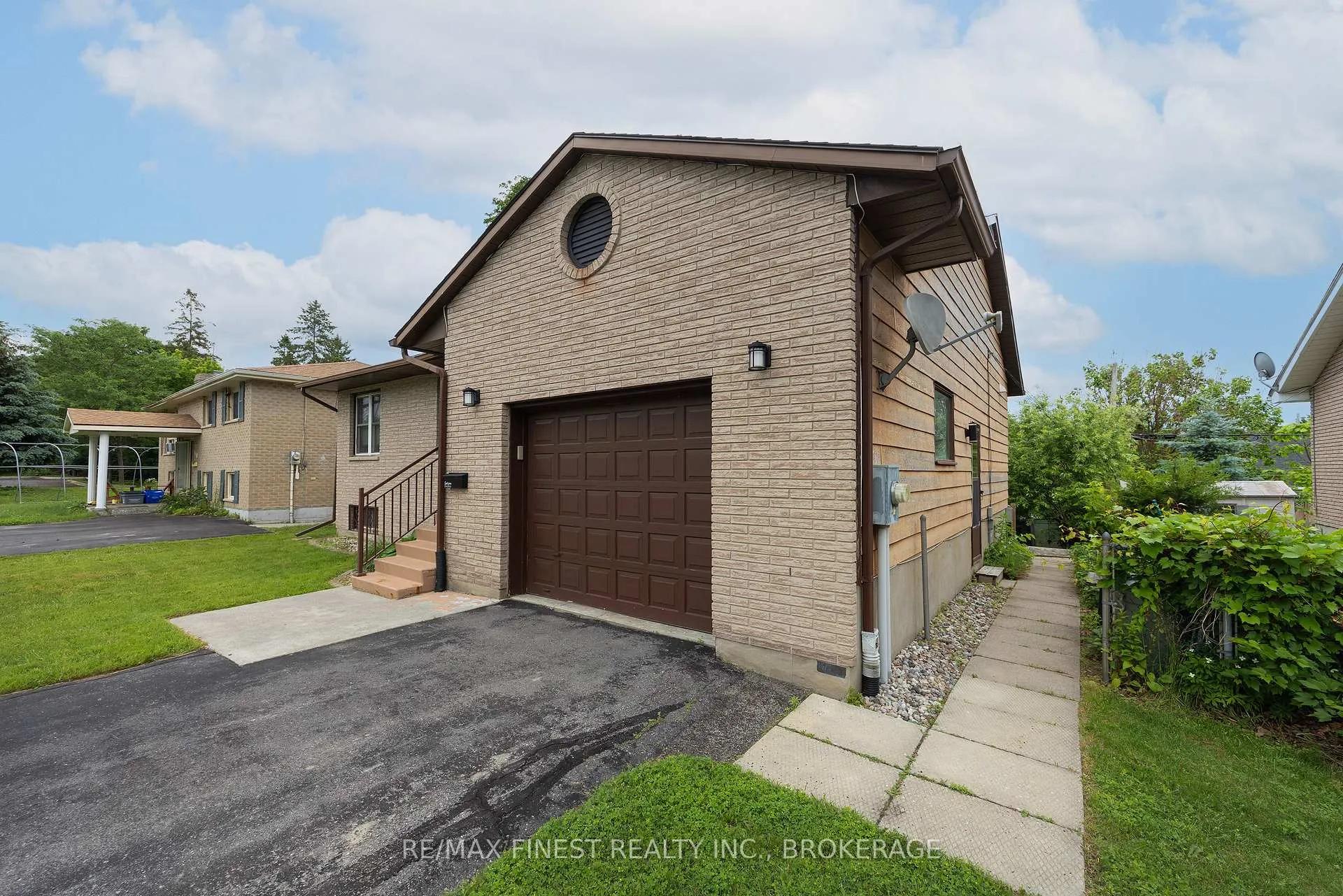 Photo 6 of 114 Joyce Street, Kingston, Rideau — HOMEH