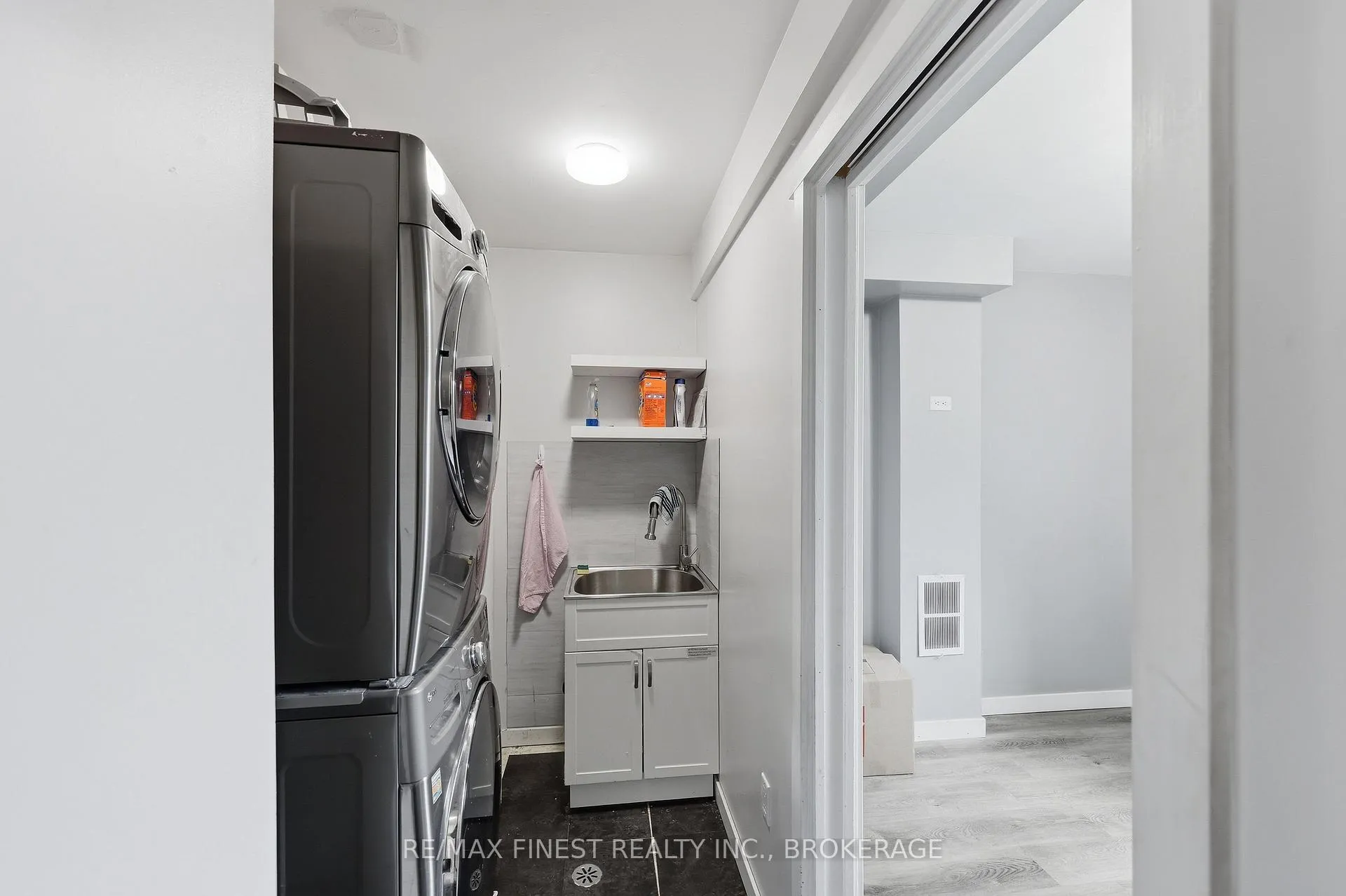 Photo 39 of 114 Joyce Street, Kingston, Rideau — HOMEH