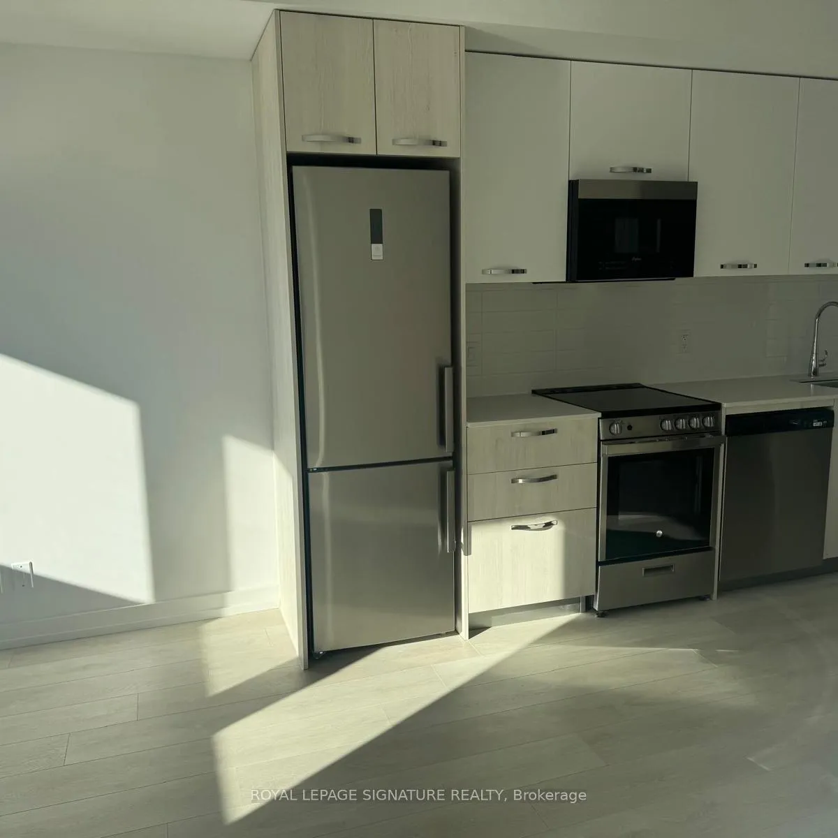 Photo 9 of Unit 527, 75 James Street S, Hamilton, Corktown — HOMEH