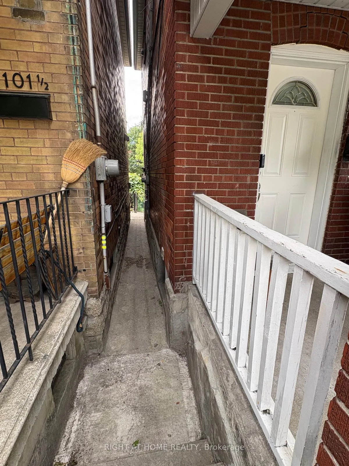 Photo 13 of 1103 1/2 Davenport Road, Toronto, Wychwood — HOMEH