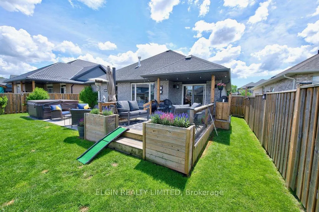 Photo 35 of 40 Glengariff Drive, Southwold, Talbotville — HOMEH