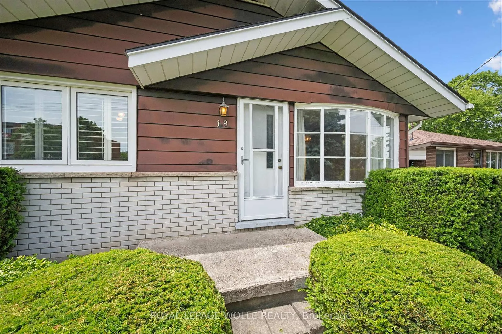 Photo 3 of 19 Weichel Street, Kitchener — HOMEH