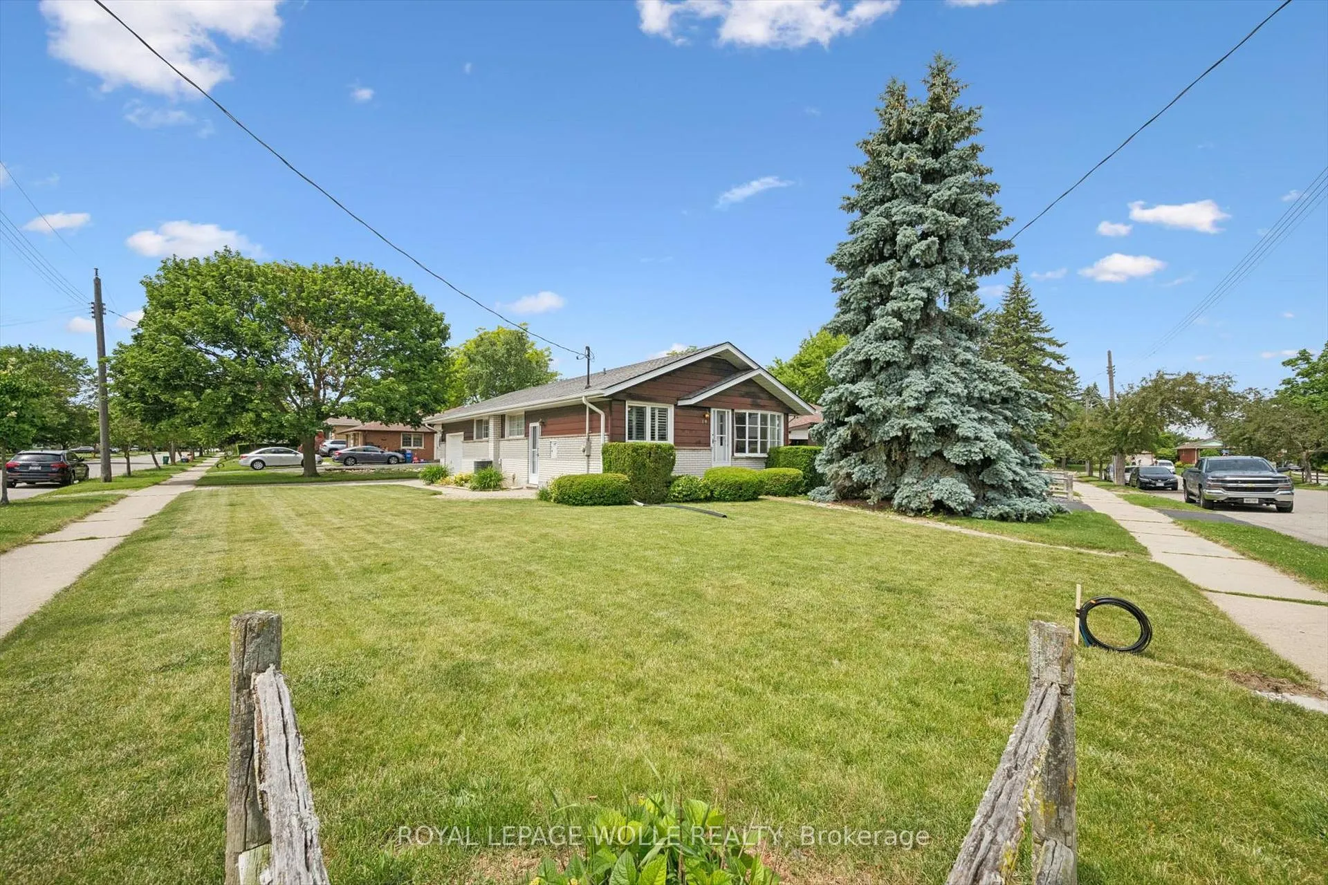 Photo 4 of 19 Weichel Street, Kitchener — HOMEH
