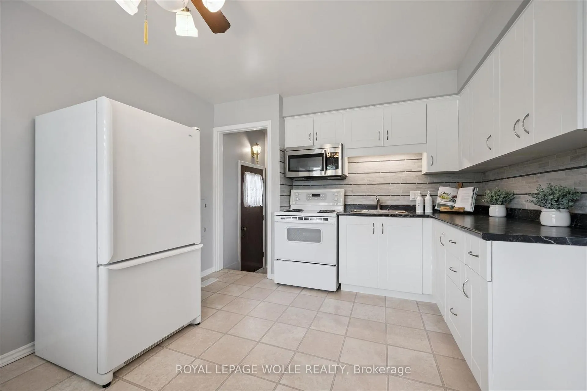 Photo 17 of 19 Weichel Street, Kitchener — HOMEH