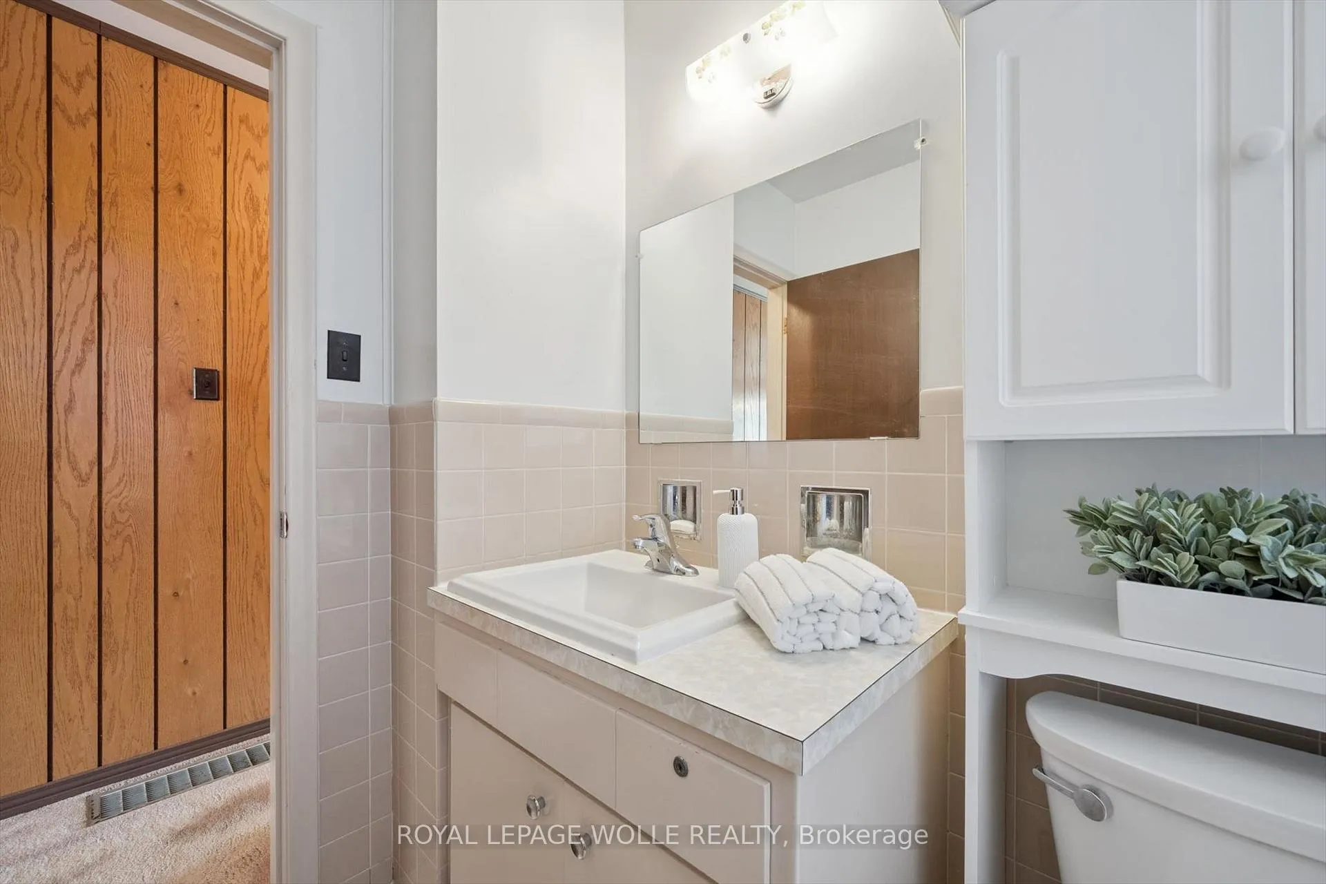 Photo 26 of 19 Weichel Street, Kitchener — HOMEH