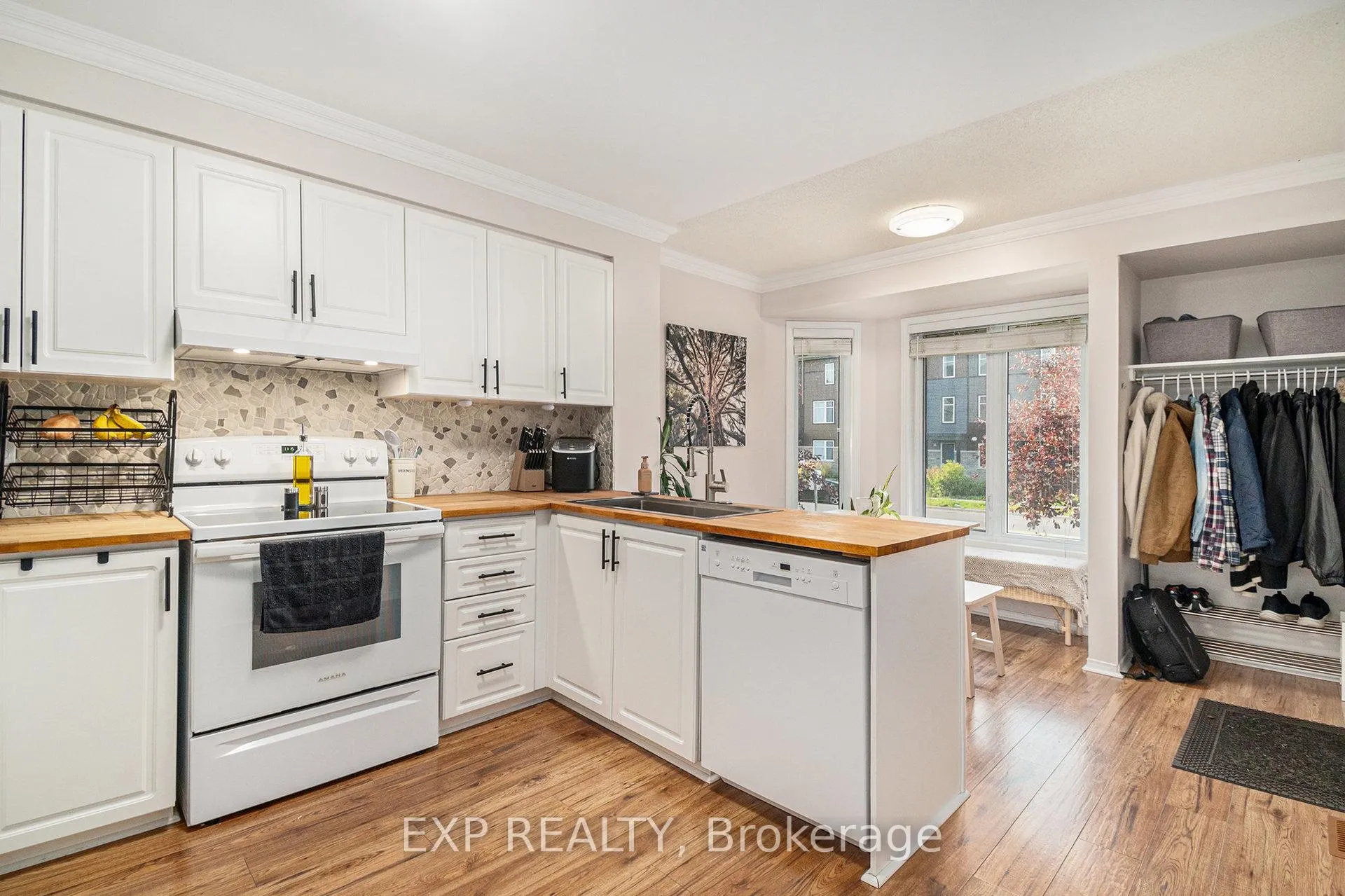 Photo 11 of 74 Lakepointe Drive, Ottawa, Avalon East — HOMEH