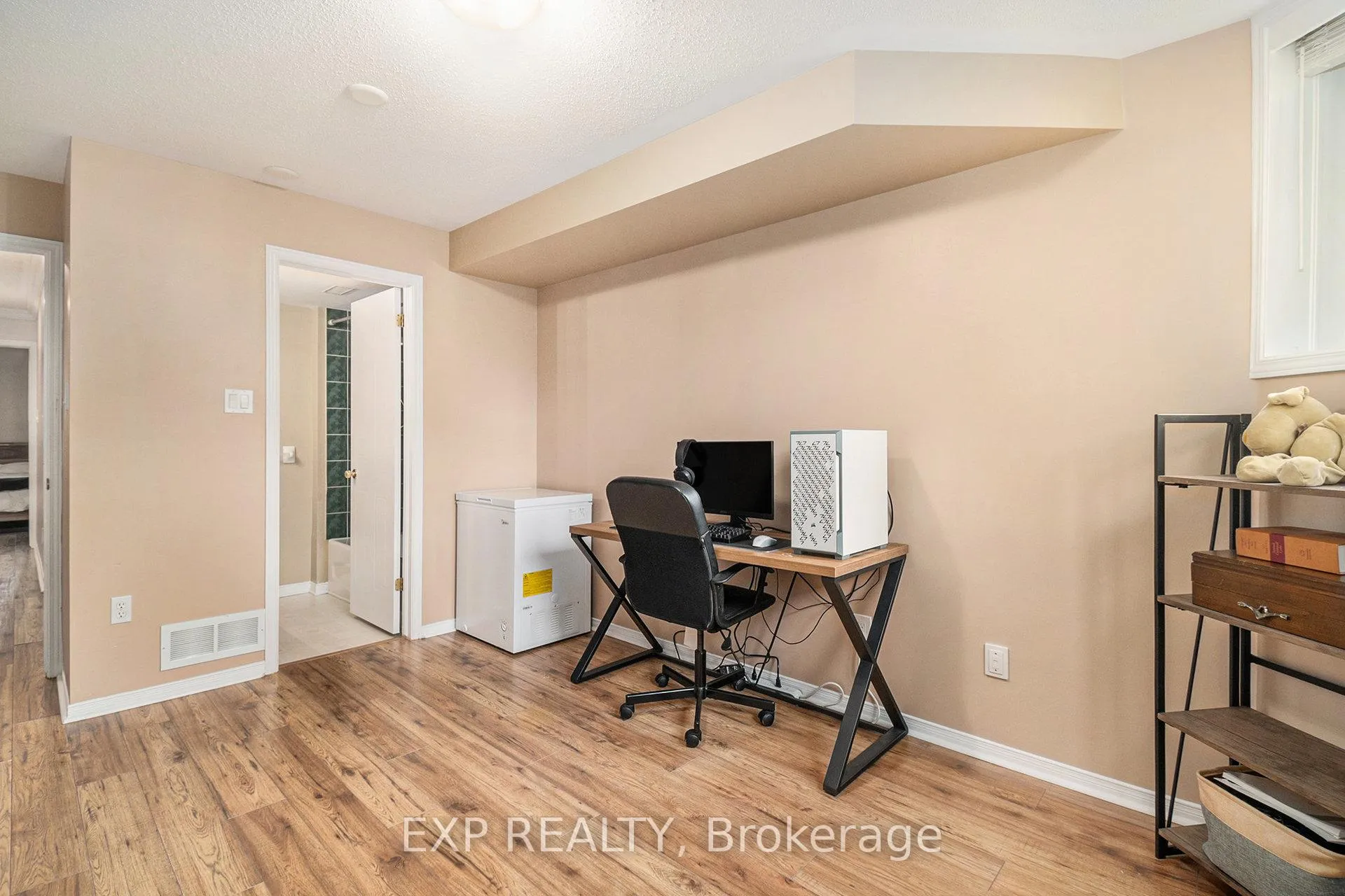 Photo 22 of 74 Lakepointe Drive, Ottawa, Avalon East — HOMEH