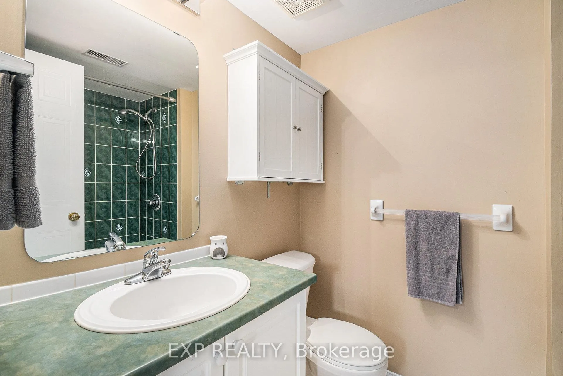 Photo 23 of 74 Lakepointe Drive, Ottawa, Avalon East — HOMEH