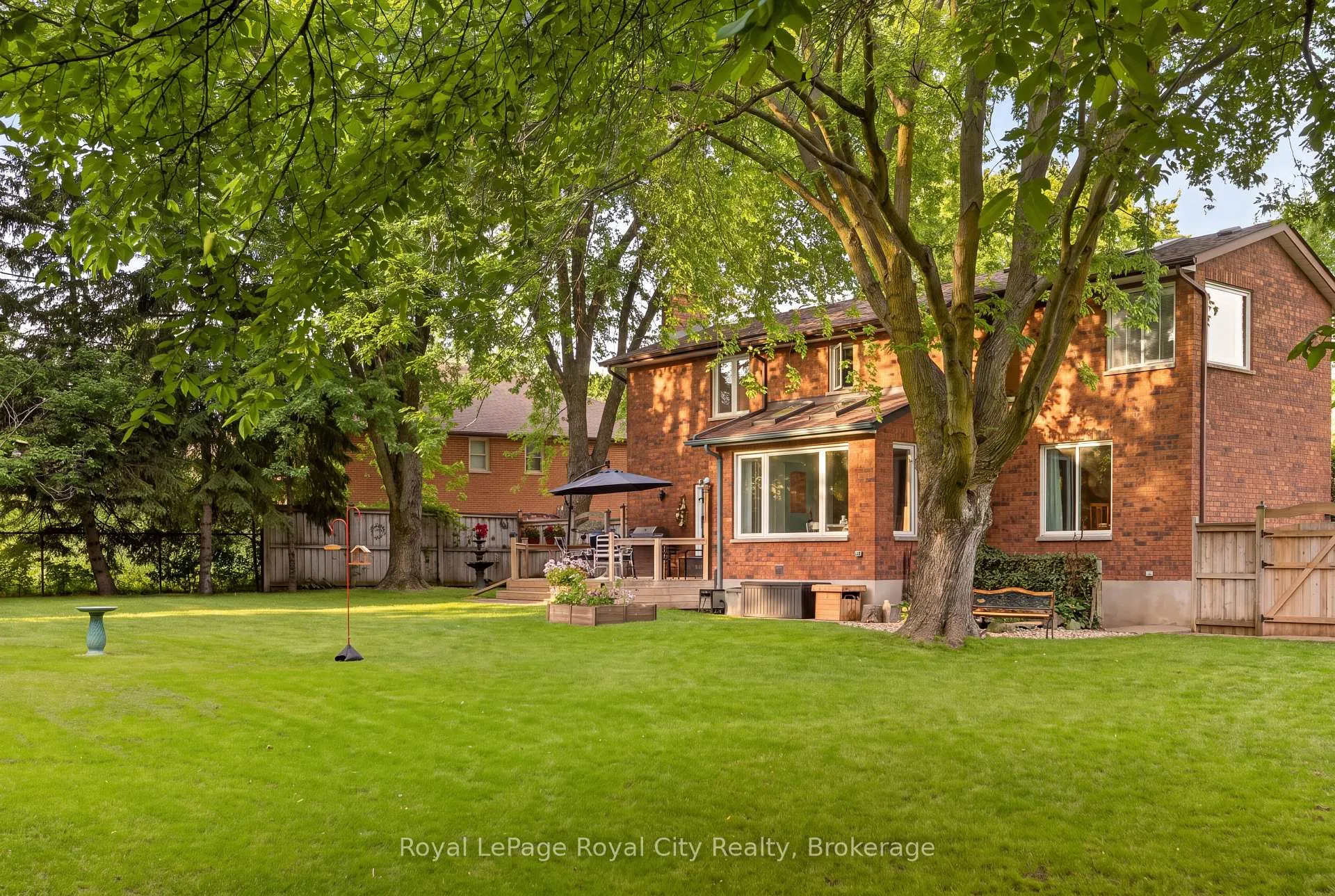 Photo 2 of 9 Darren Place, Guelph/Eramosa, Rural Guelph/Eramosa East — HOMEH