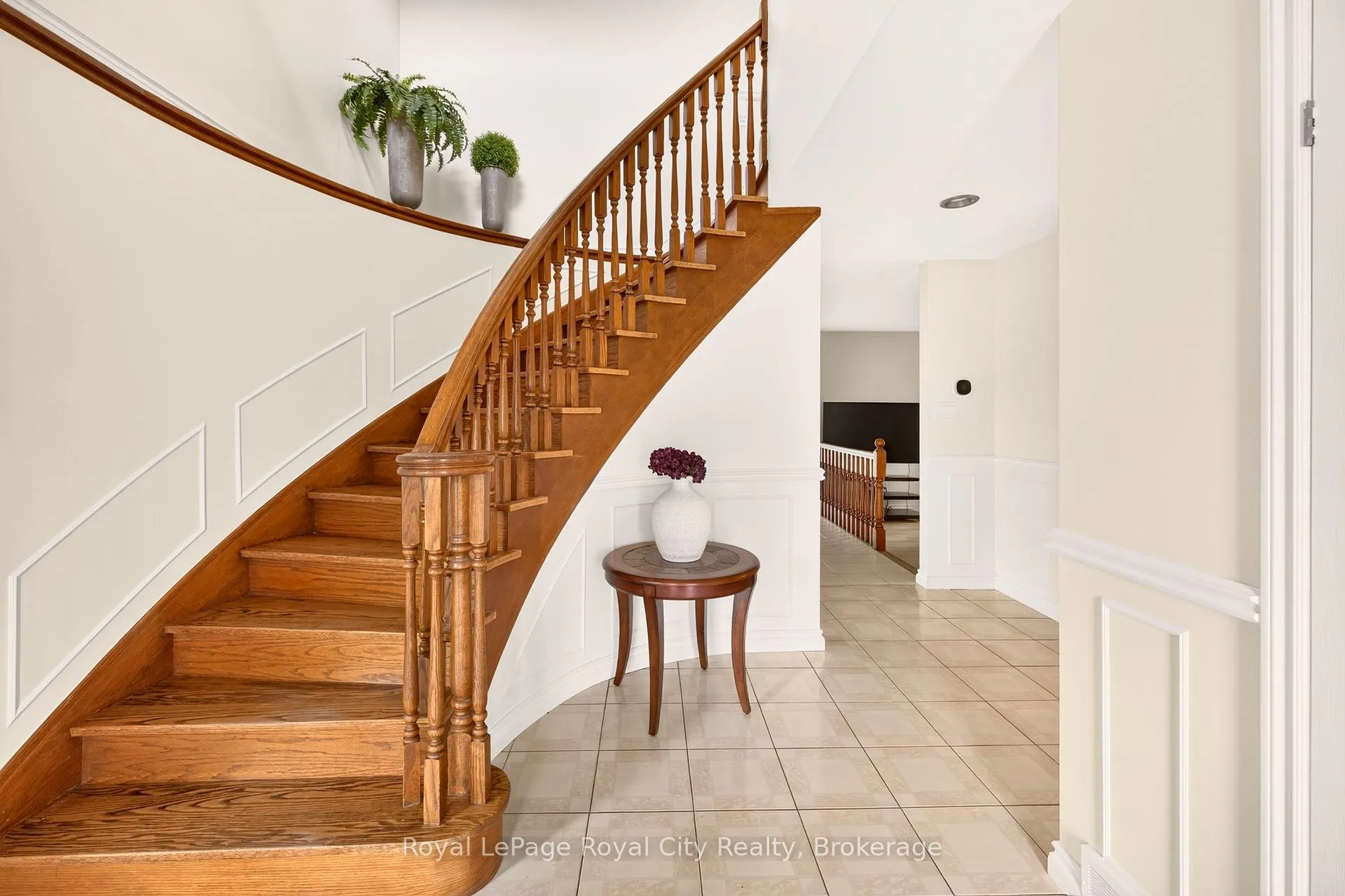 Photo 4 of 9 Darren Place, Guelph/Eramosa, Rural Guelph/Eramosa East — HOMEH