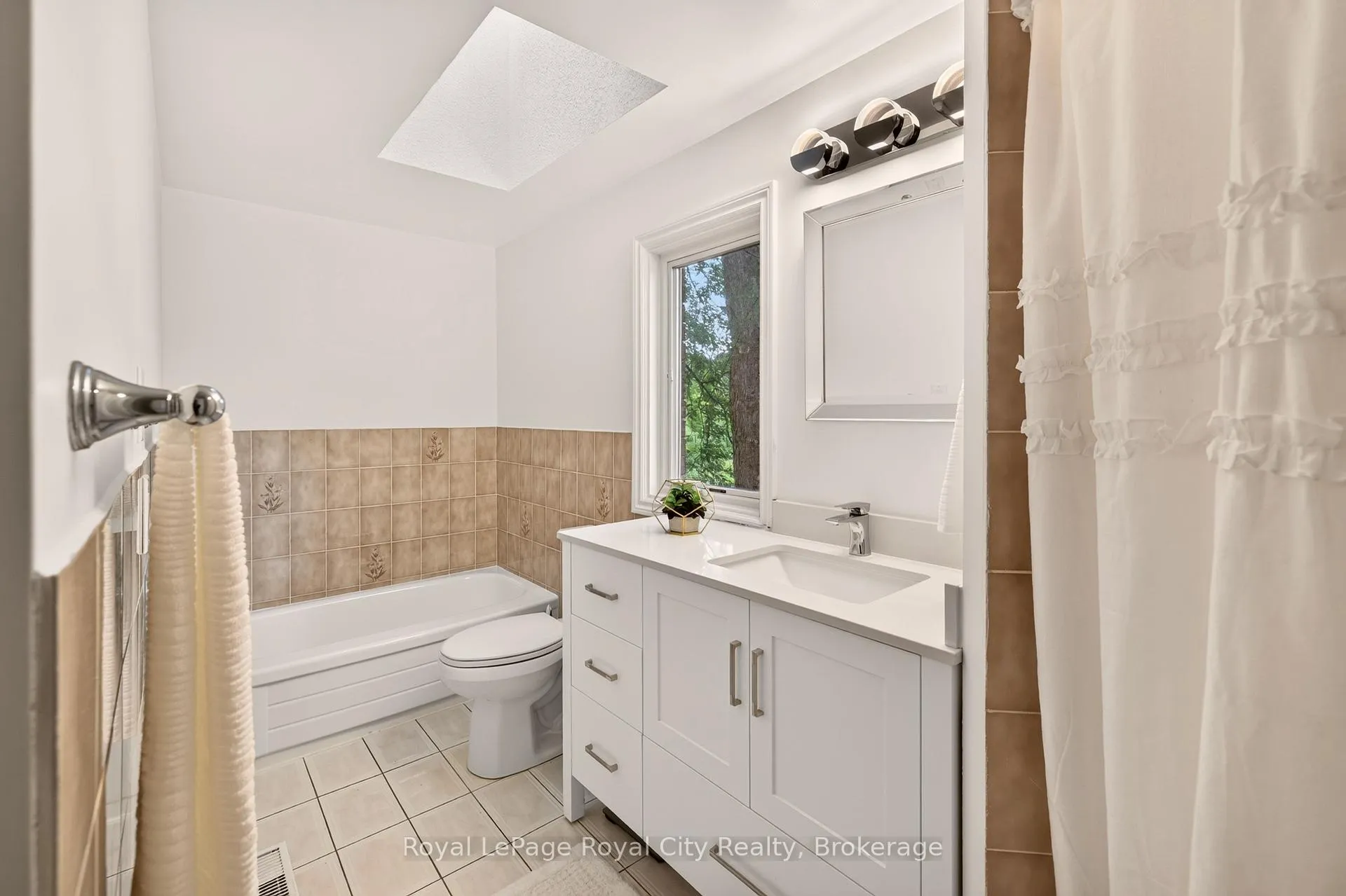 Photo 31 of 9 Darren Place, Guelph/Eramosa, Rural Guelph/Eramosa East — HOMEH