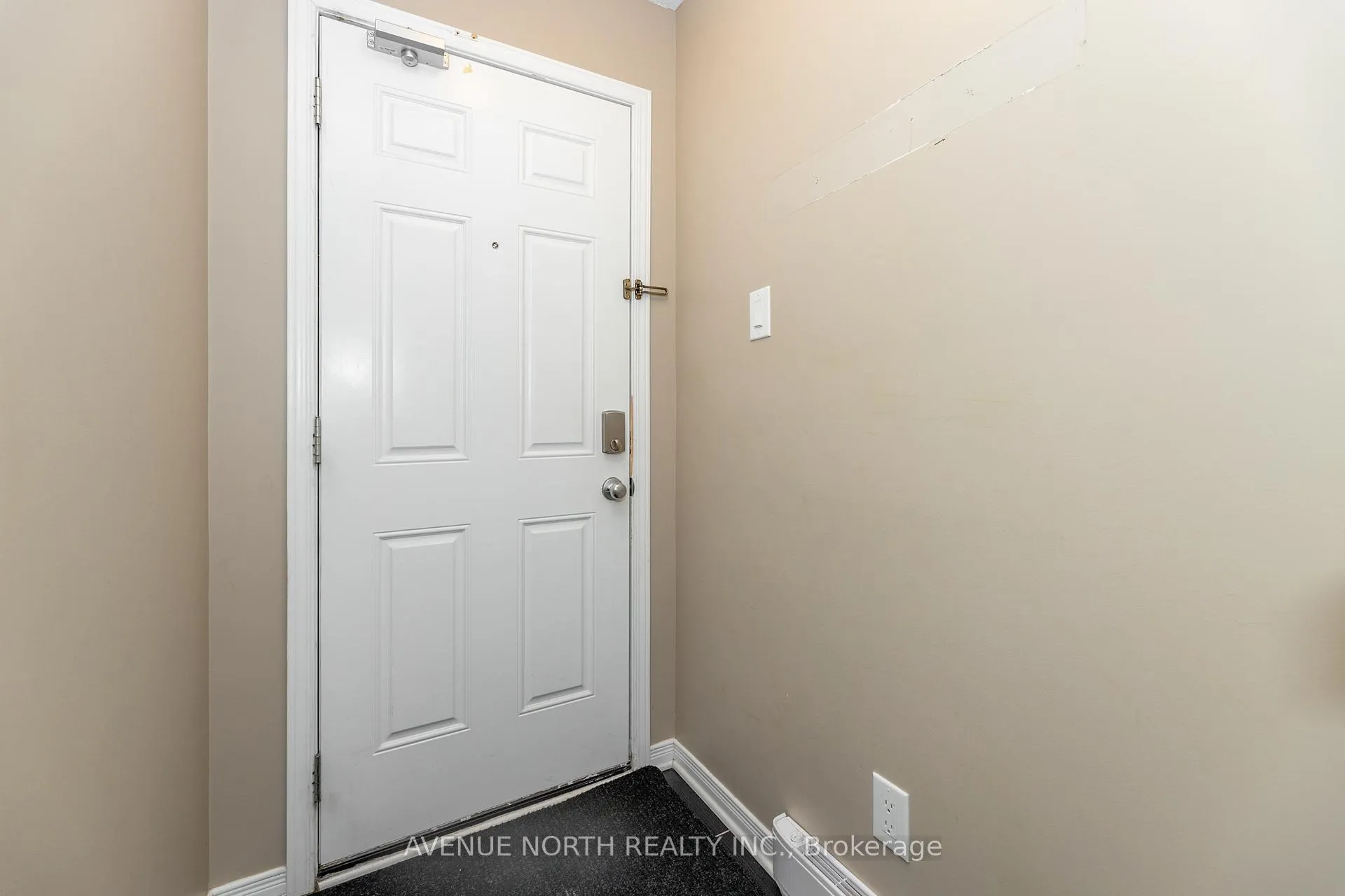 Photo 3 of 362 Galston Private, Ottawa, Mer Bleue/Bradley Estates/Anderson Park — HOMEH