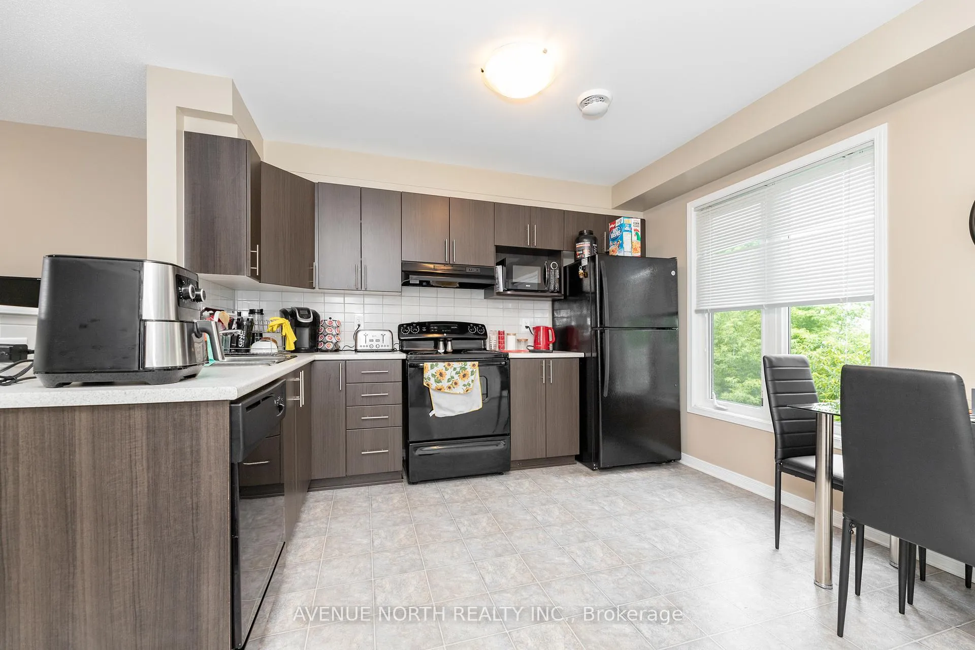 Photo 11 of 362 Galston Private, Ottawa, Mer Bleue/Bradley Estates/Anderson Park — HOMEH