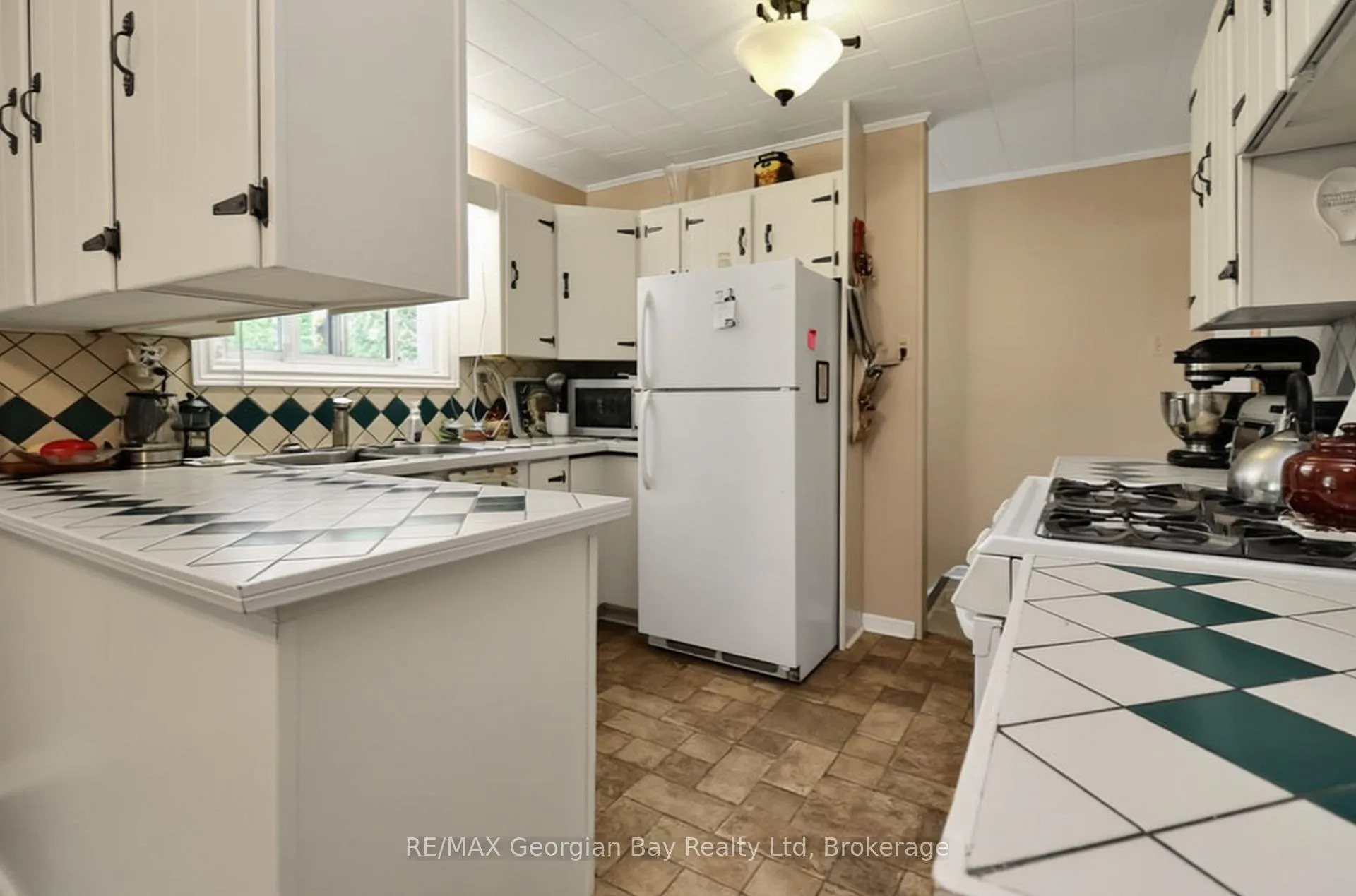 Photo 7 of 511 Camilla Street, Tay, Port McNicoll — HOMEH