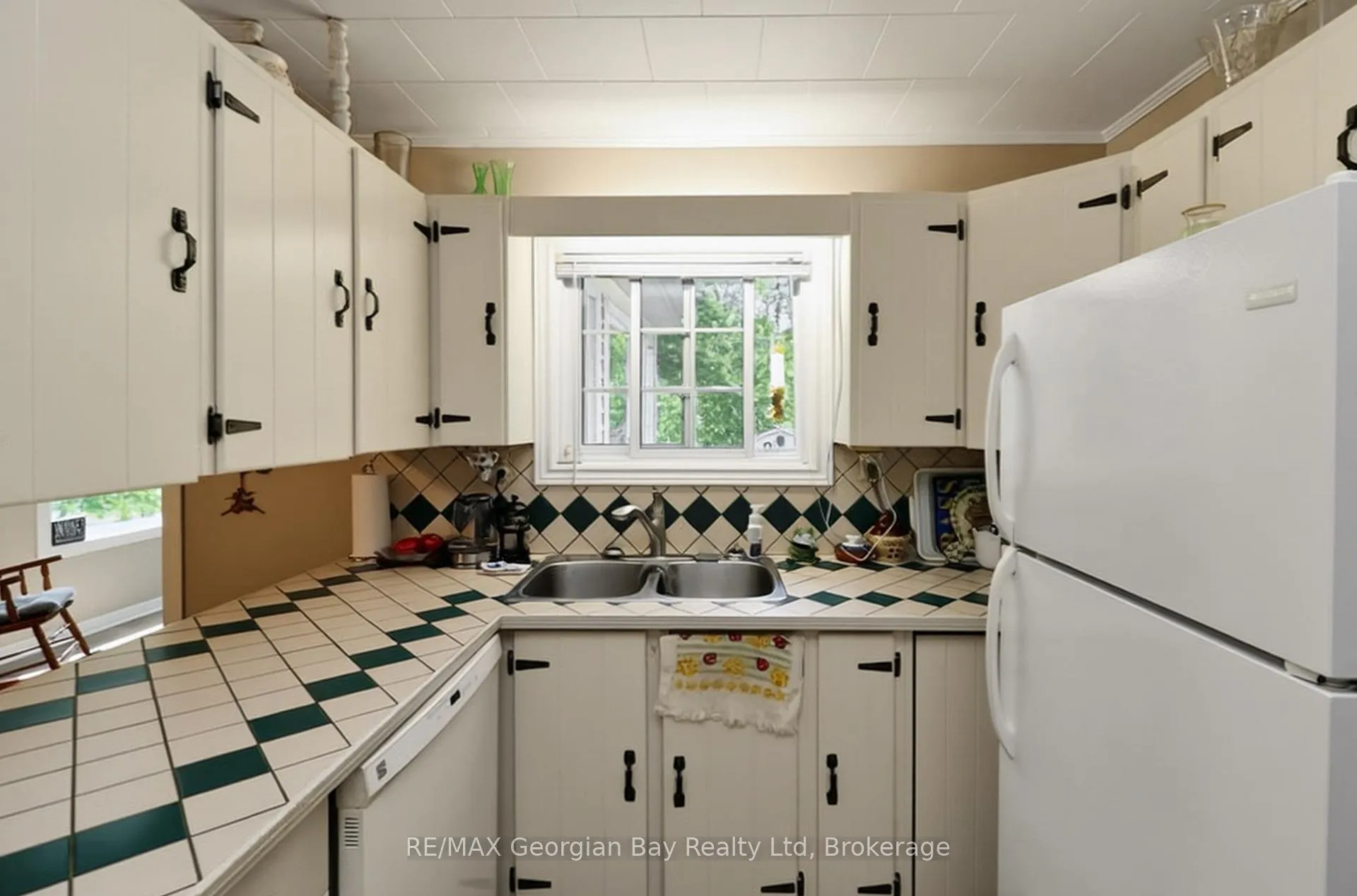 Photo 8 of 511 Camilla Street, Tay, Port McNicoll — HOMEH