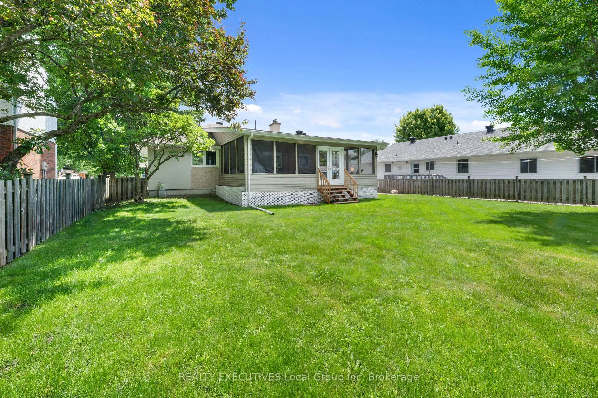 Photo 2 of 1452 Pinegrove Crescent, North Bay, West End — HOMEH