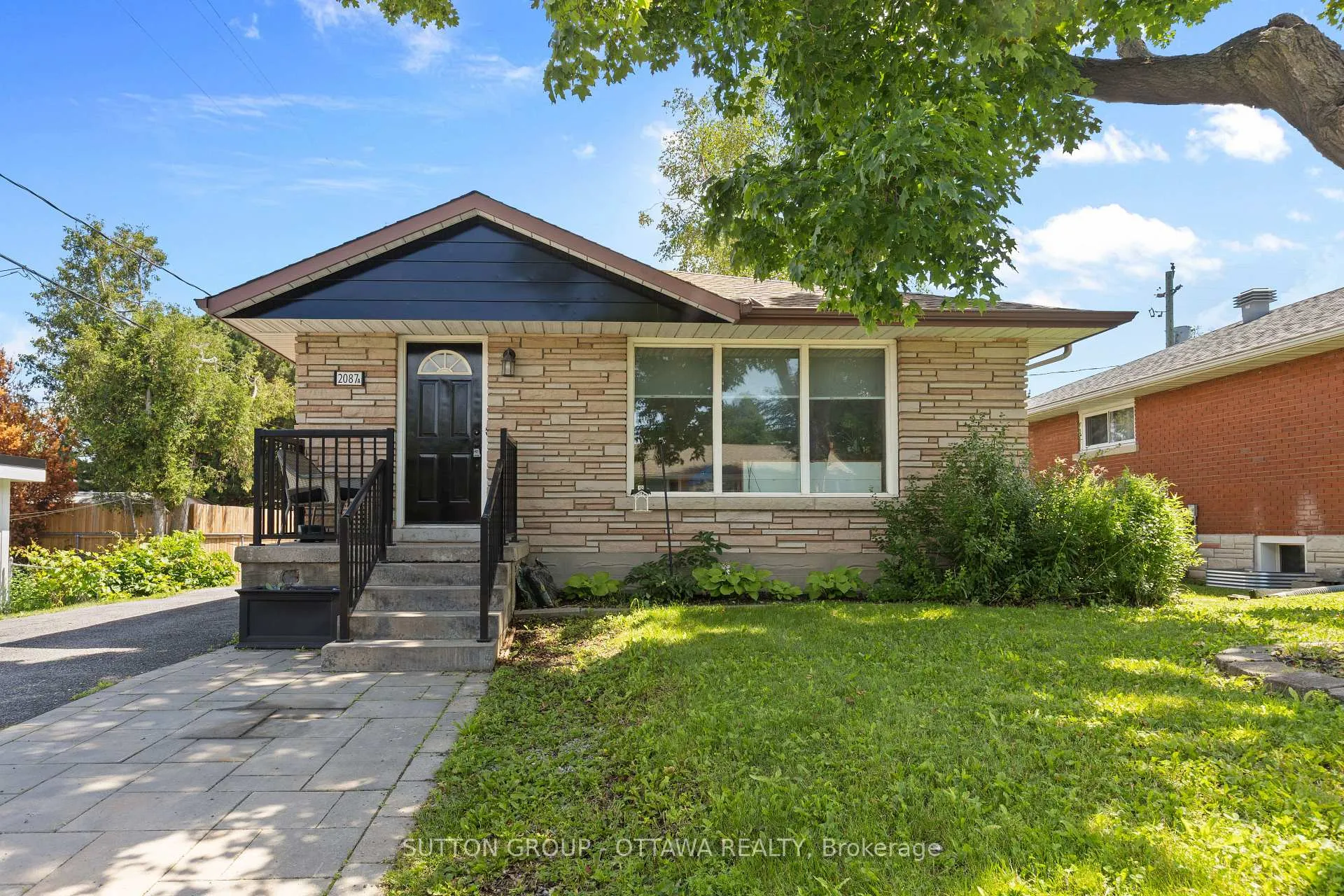 Photo 1 of 2087 Haig Drive, Ottawa, Elmvale Acres — HOMEH