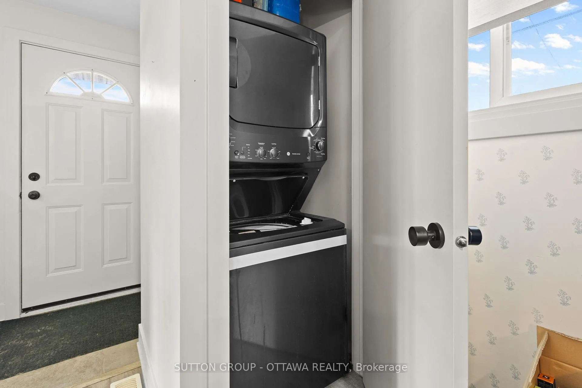 Photo 11 of 2087 Haig Drive, Ottawa, Elmvale Acres — HOMEH