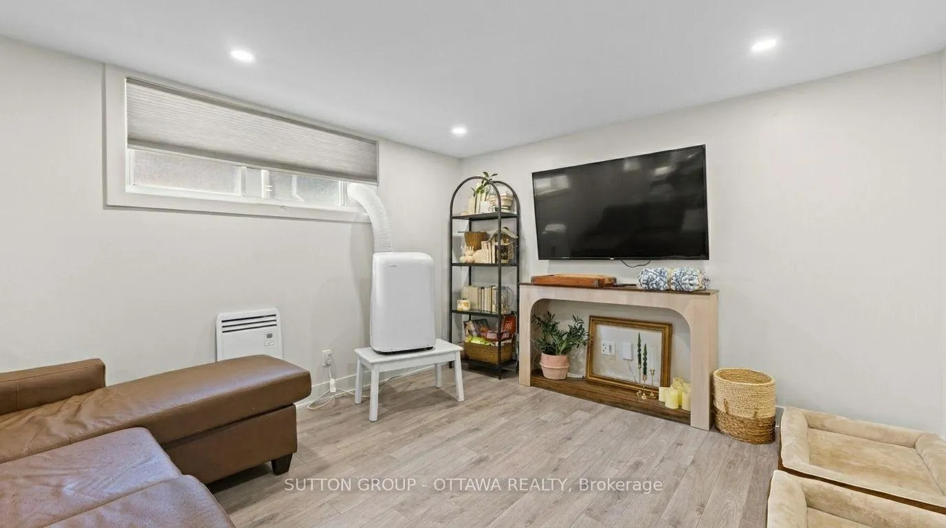 Photo 15 of 2087 Haig Drive, Ottawa, Elmvale Acres — HOMEH