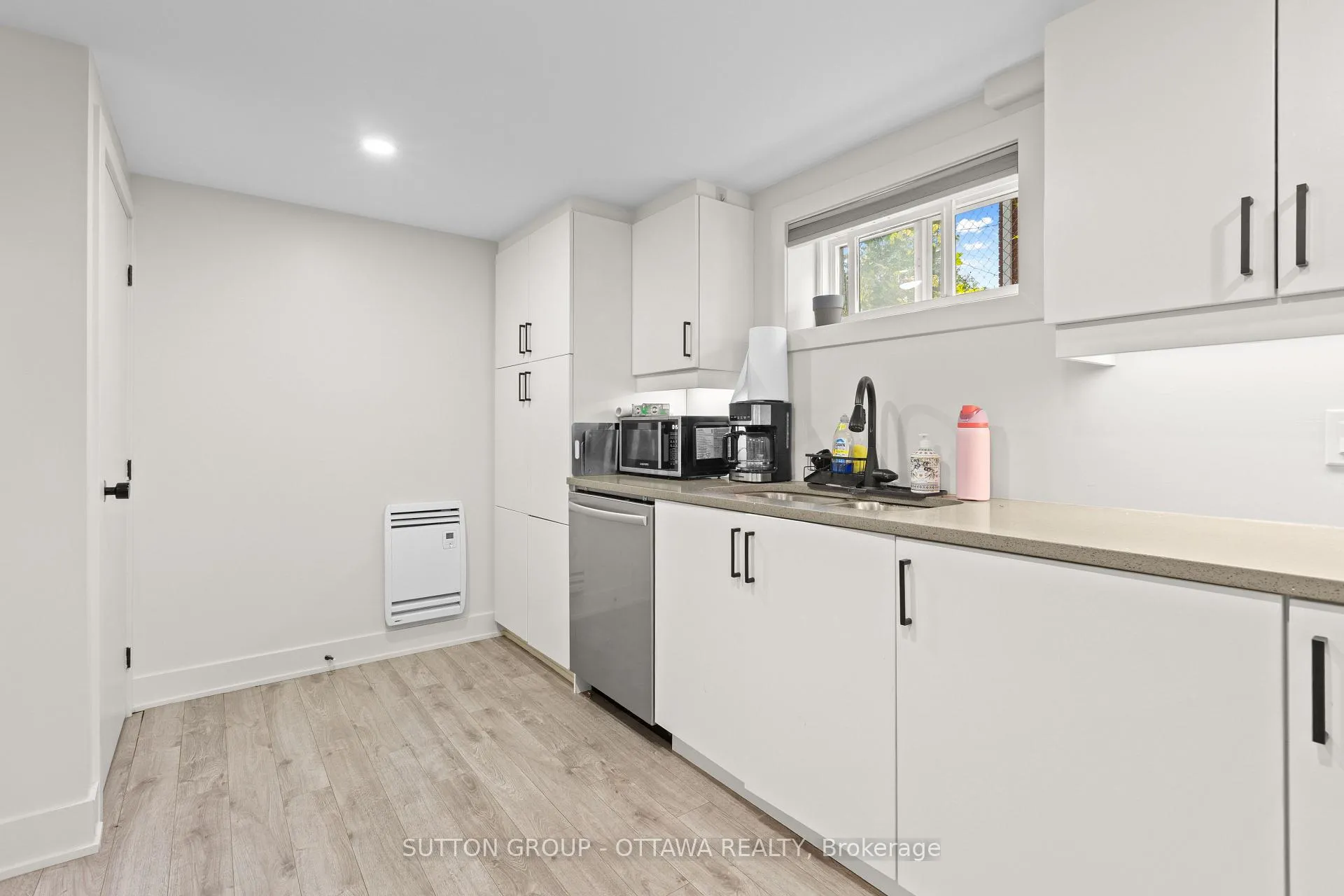 Photo 20 of 2087 Haig Drive, Ottawa, Elmvale Acres — HOMEH