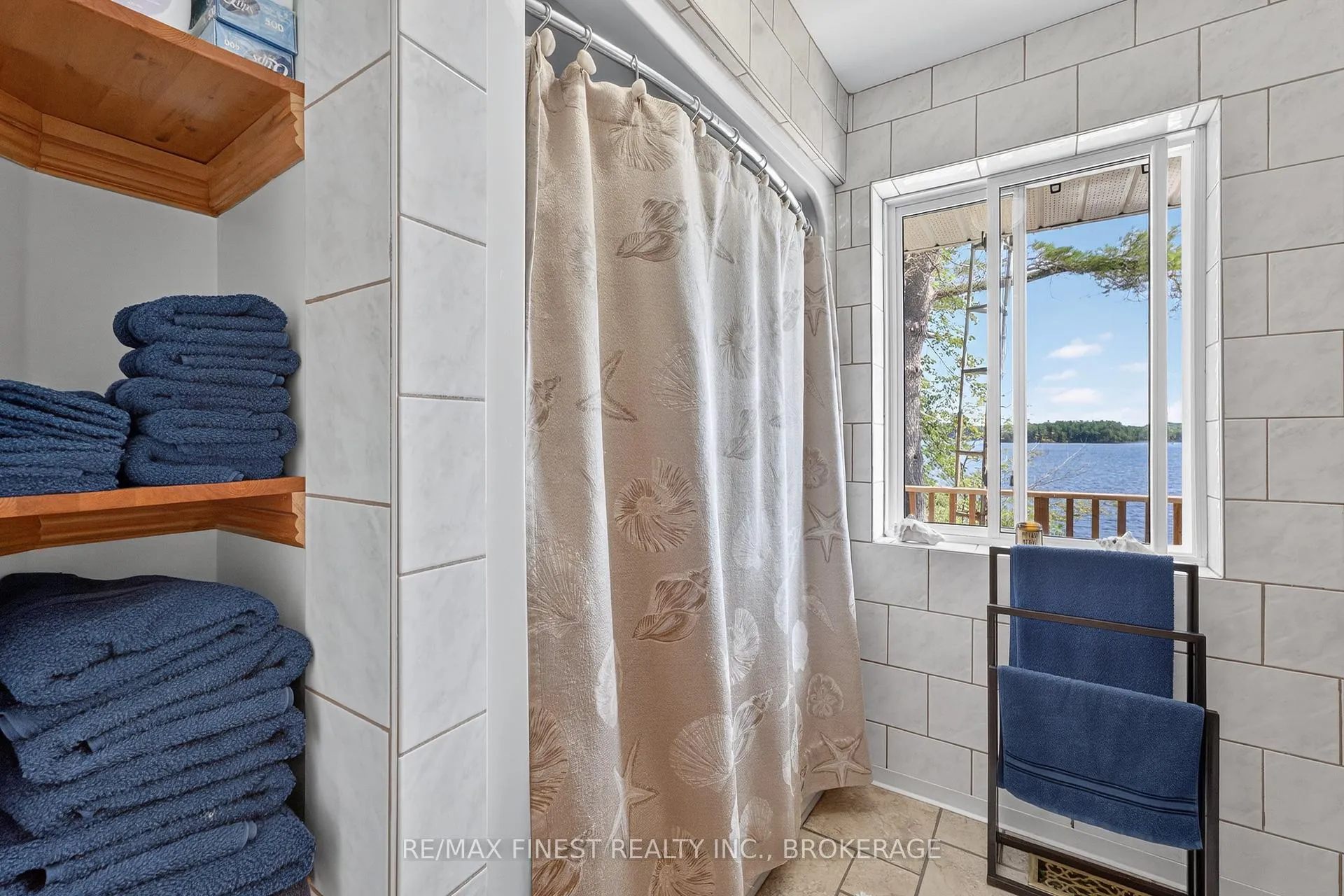 Photo 14 of 1076 Chester Lane, Frontenac, Frontenac South — HOMEH