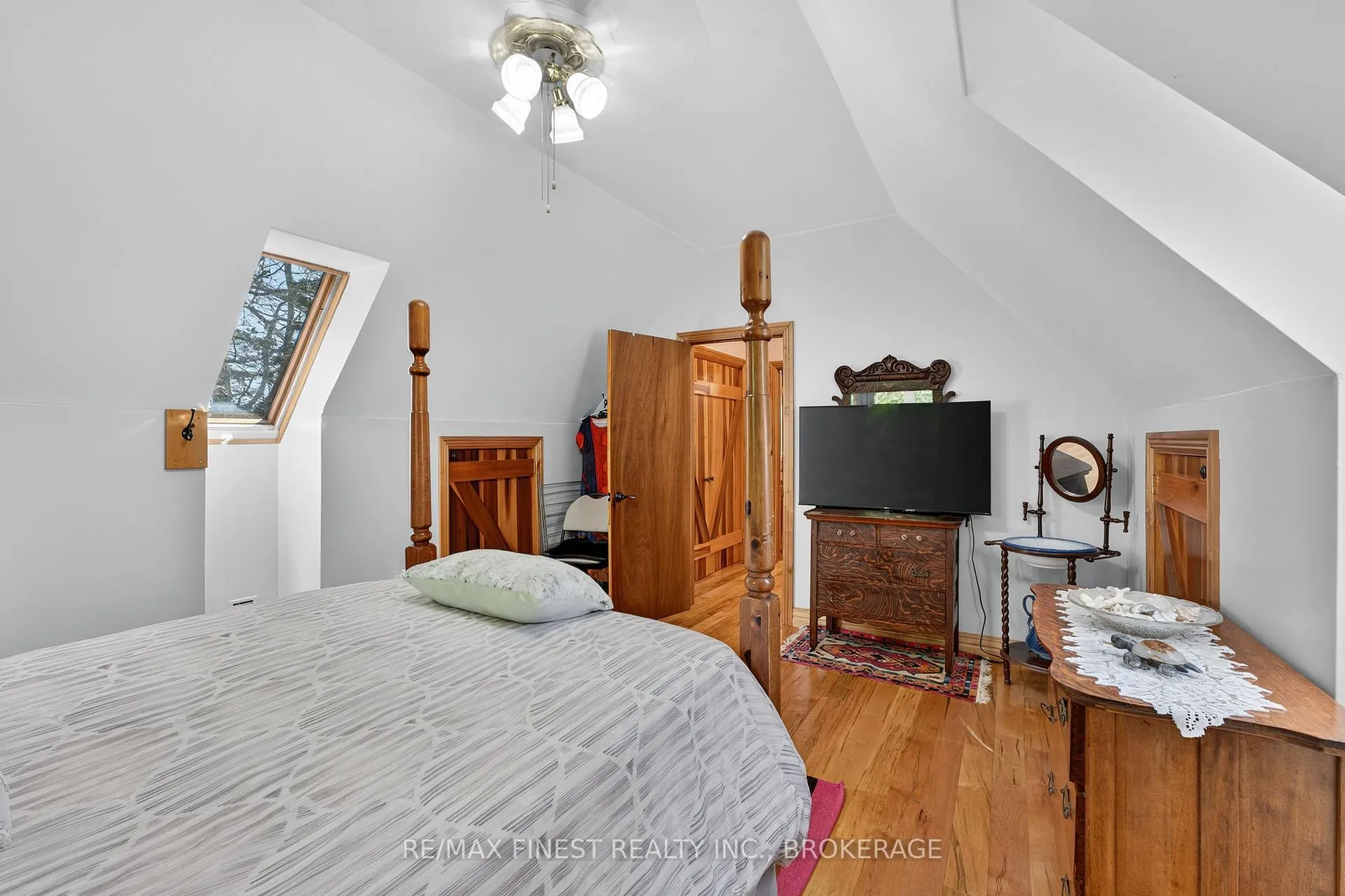 Photo 25 of 1076 Chester Lane, Frontenac, Frontenac South — HOMEH
