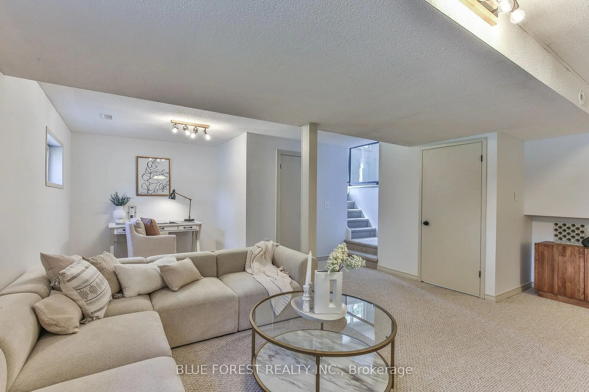 Photo 30 of 71 Rosamond Crescent, London, South X — HOMEH