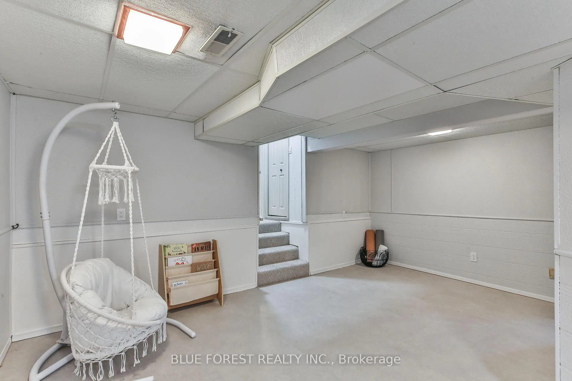 Photo 36 of 71 Rosamond Crescent, London, South X — HOMEH