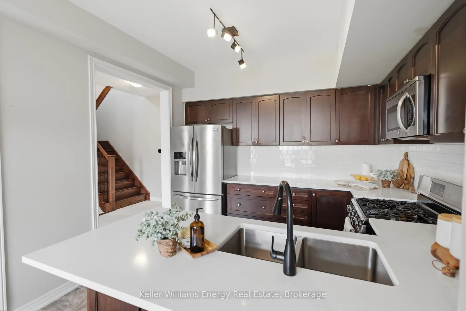 Photo 7 of 144 McDonald Crescent, Clarington, Newcastle — HOMEH